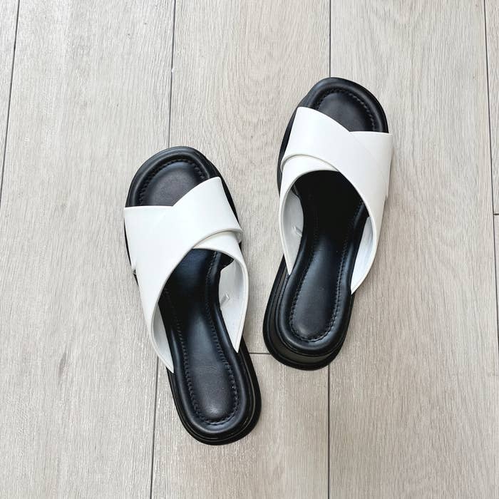 ユニクロのおすすめサンダル「プラットフォームサンダル」