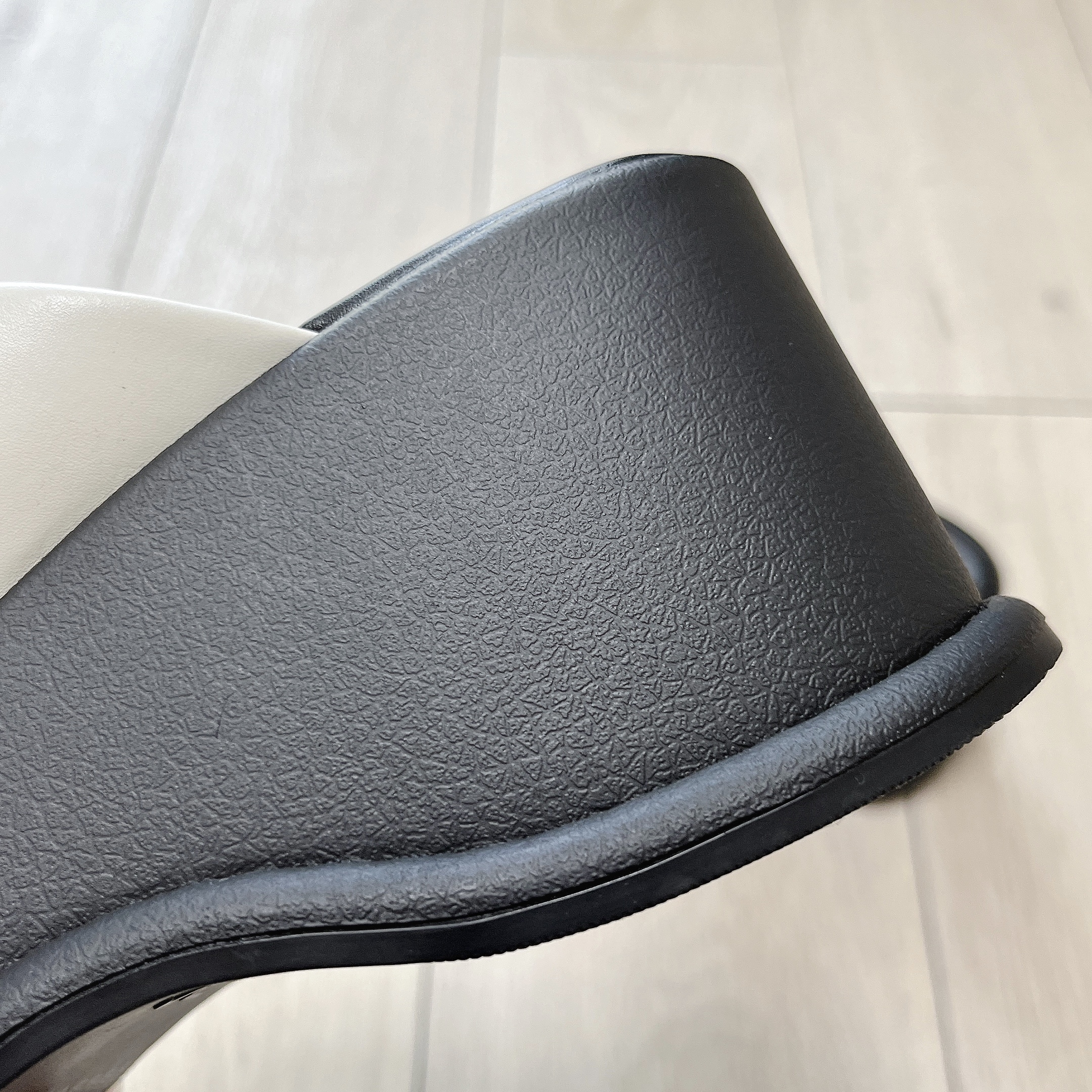 ユニクロのおすすめサンダル「プラットフォームサンダル」