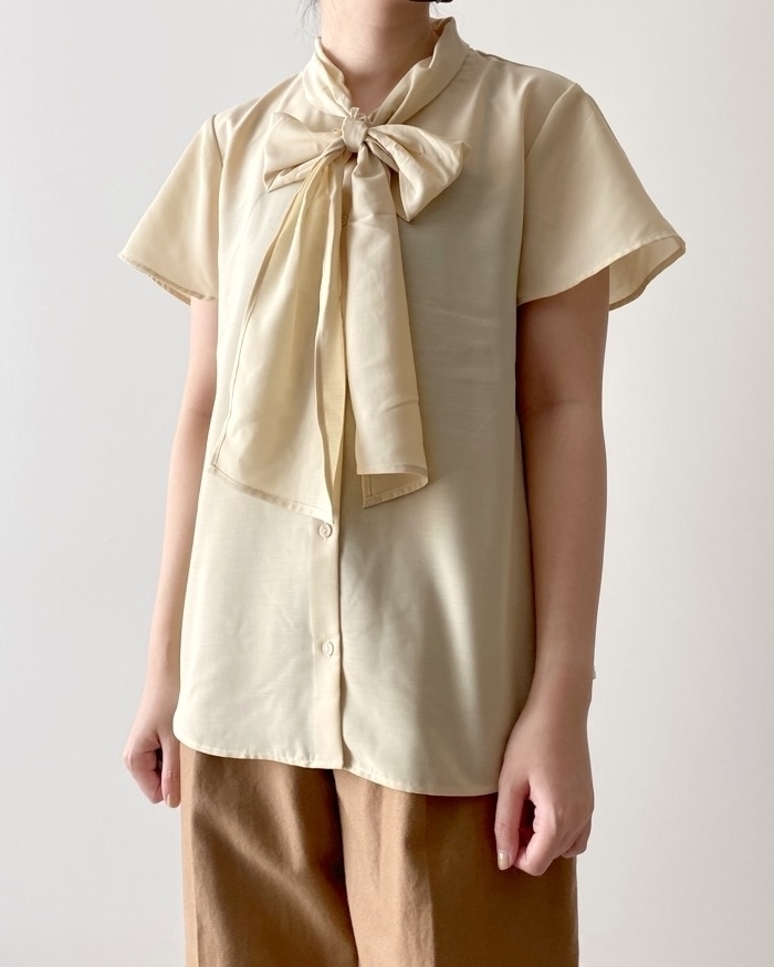 GU（ジーユー）のおすすめのレディースアイテム「シアーボウタイブラウス（半袖）Z+E」