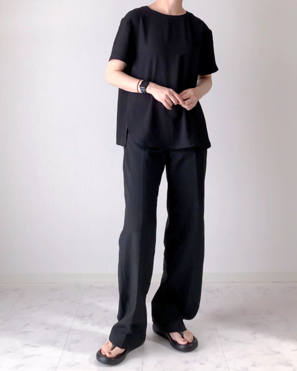 GU(ジーユー)のおすすめファッション「バックジップTブラウス(半袖)Z(セットアップ可能)」