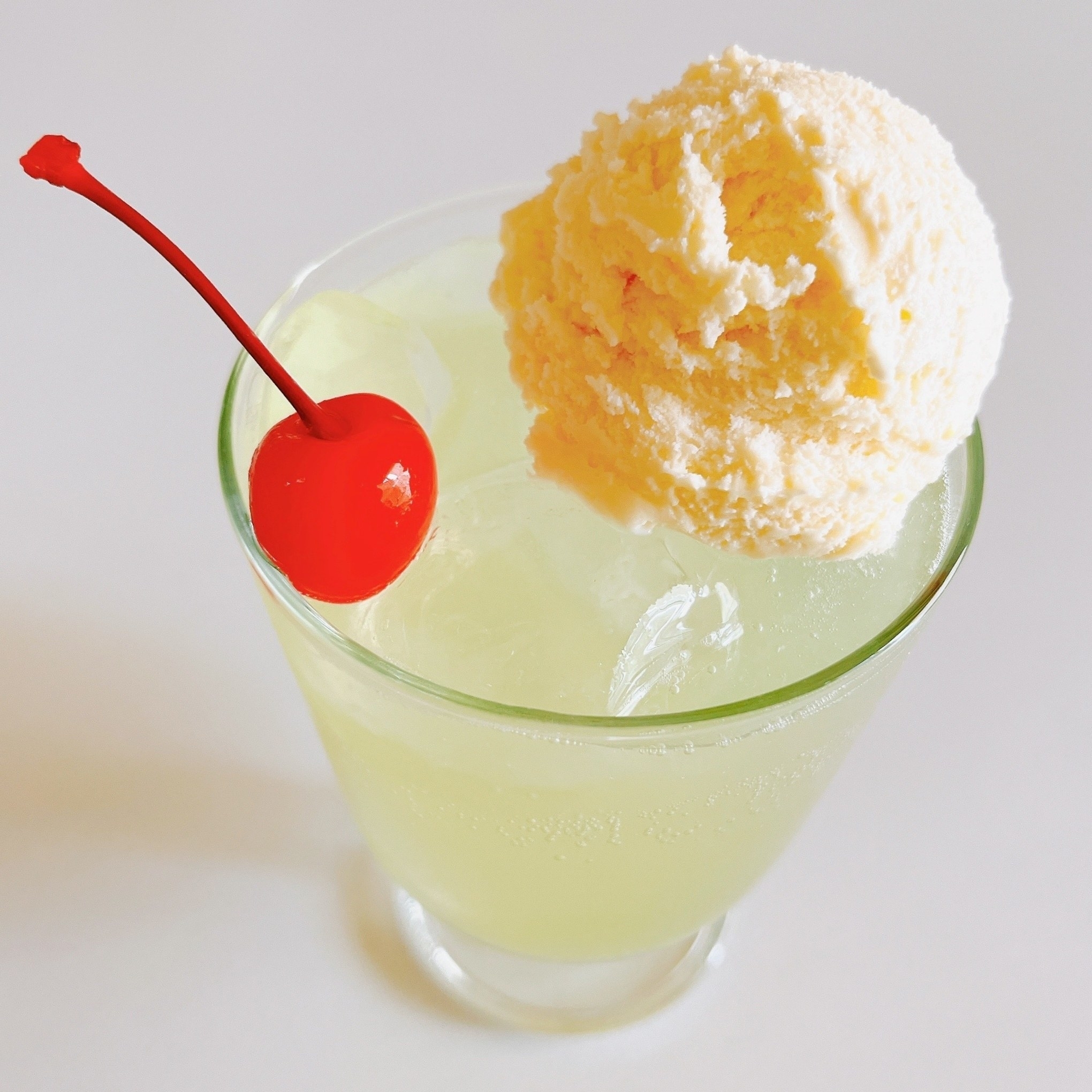 カルディのおすすめドリンクシロップ「メロンソーダの素 260ml」