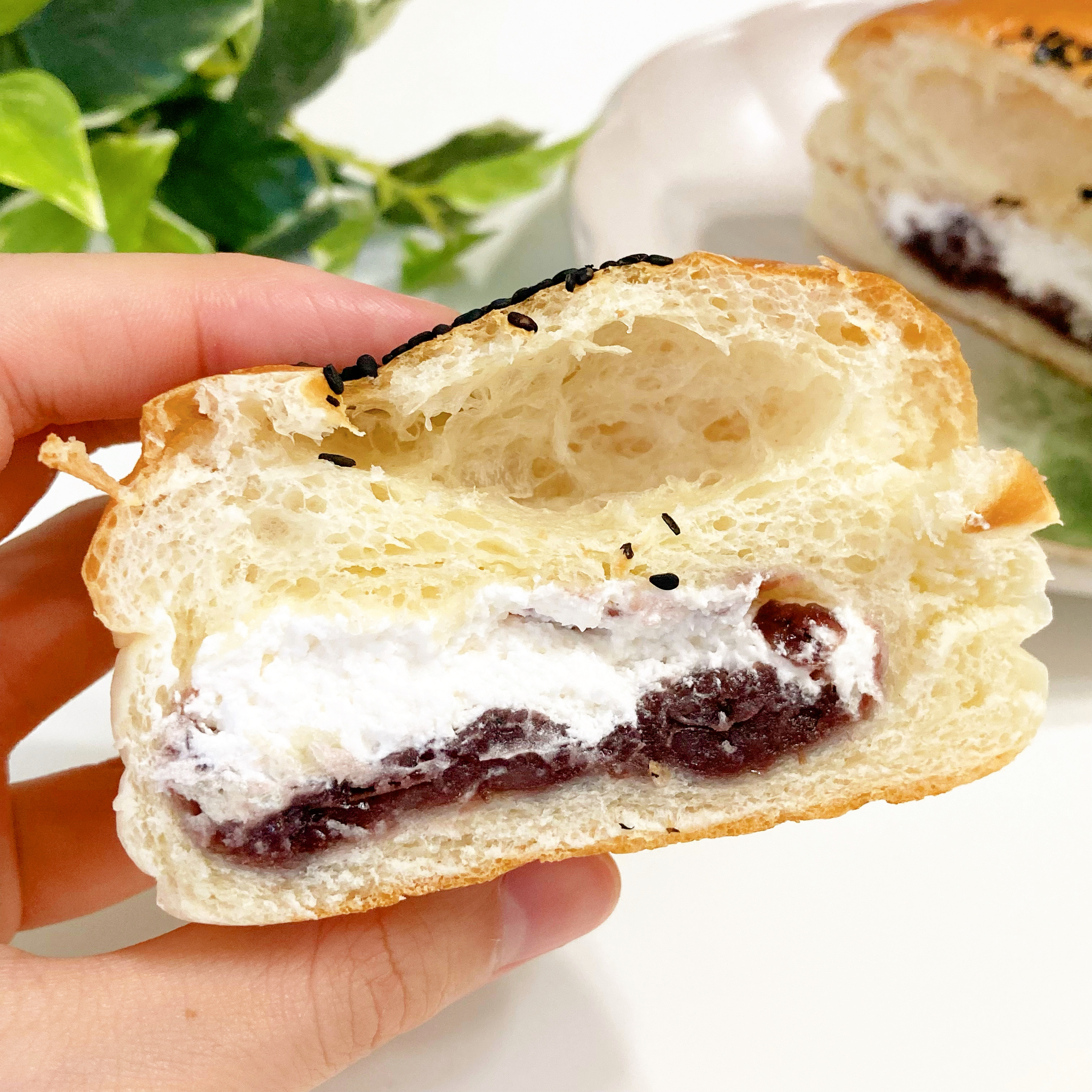 FamilyMart（ファミリーマート）の新商品「乃が美監修 しっとりホイップあんぱん」