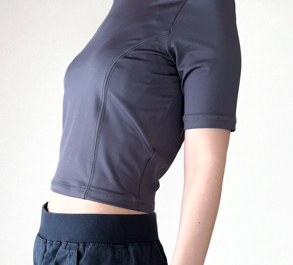 GU（ジーユー）のおすすめファッション「シームT(半袖)Q+E」