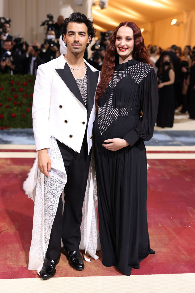 Joe Jonas and Sophie Turner on the redd carpet