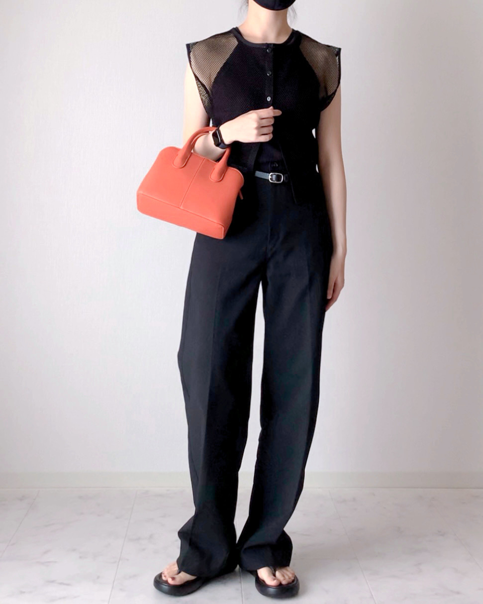 GU(ジーユー)のおすすめファッションアイテム「メッシュT(ノースリーブ)」のコーディネート