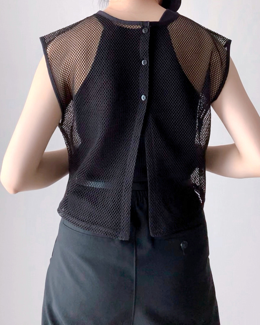 GU（ジーユー）のおすすめファッションアイテム「メッシュT（ノースリーブ）」