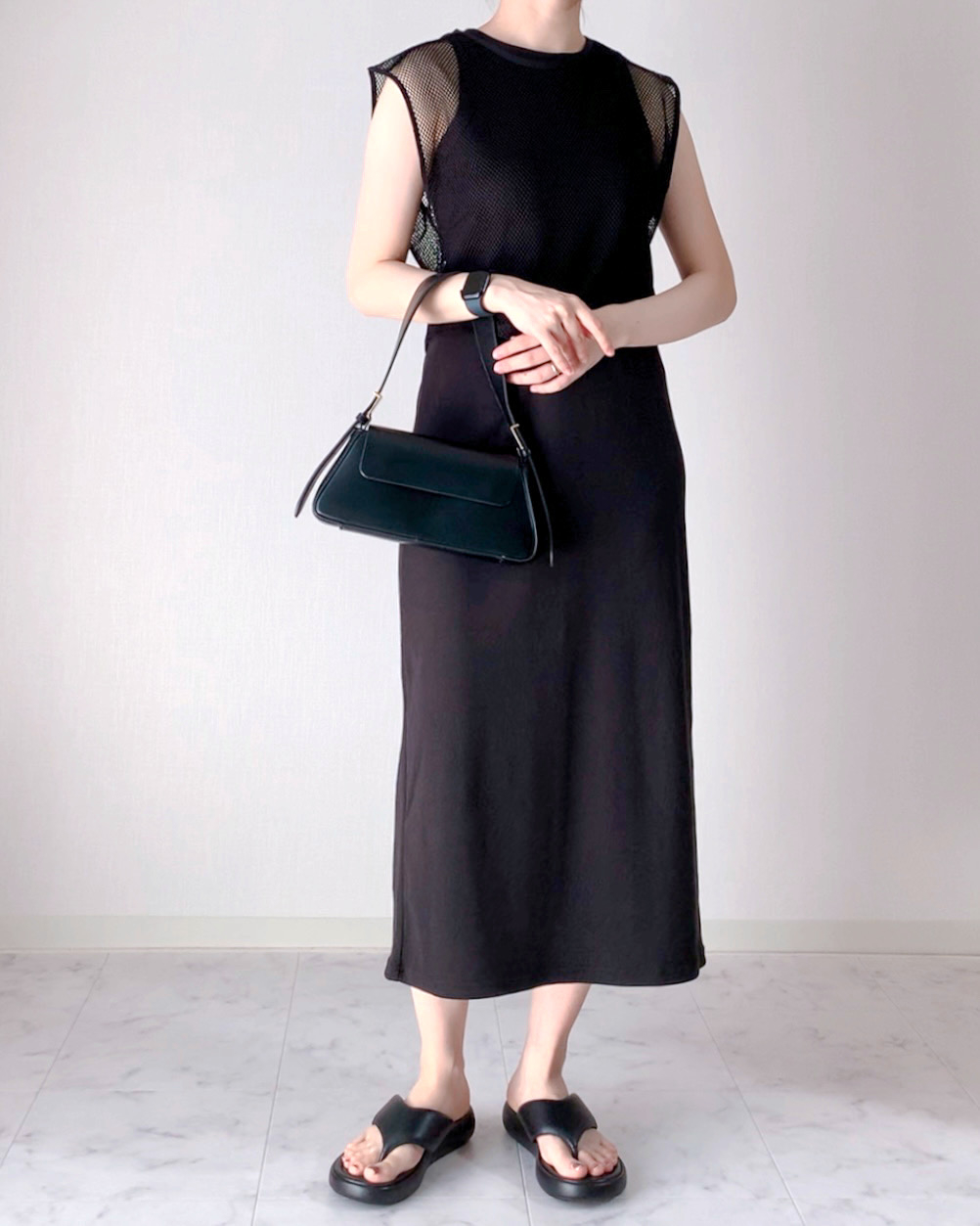 GU（ジーユー）のおすすめファッションアイテム「メッシュT（ノースリーブ）」のコーディネート