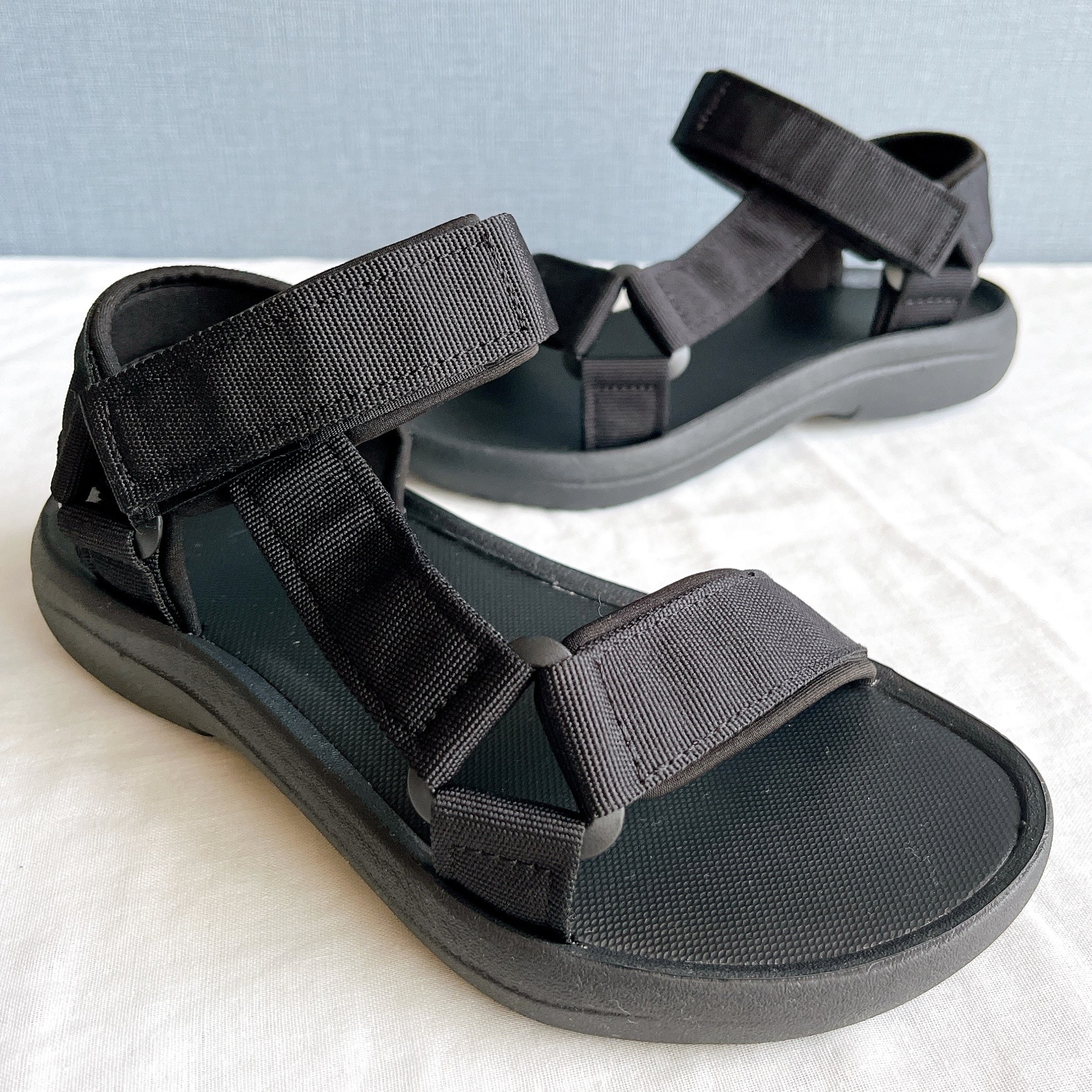 無印良品のオススメのサンダル「テープベルトサンダル」