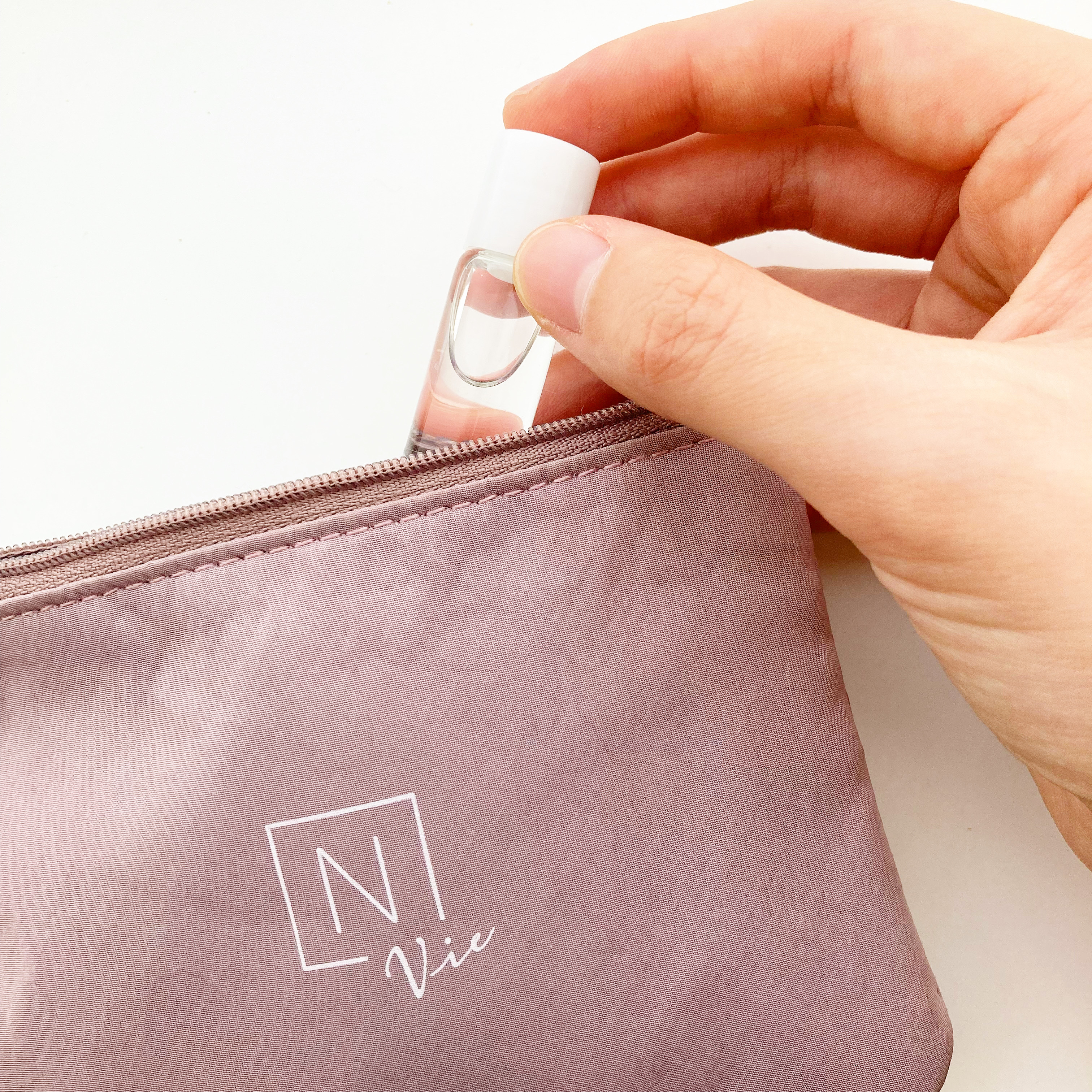 DAISO（ダイソー）のおすすめネイルグッズ「フレグランスネイルオイル ホワイトムスク」