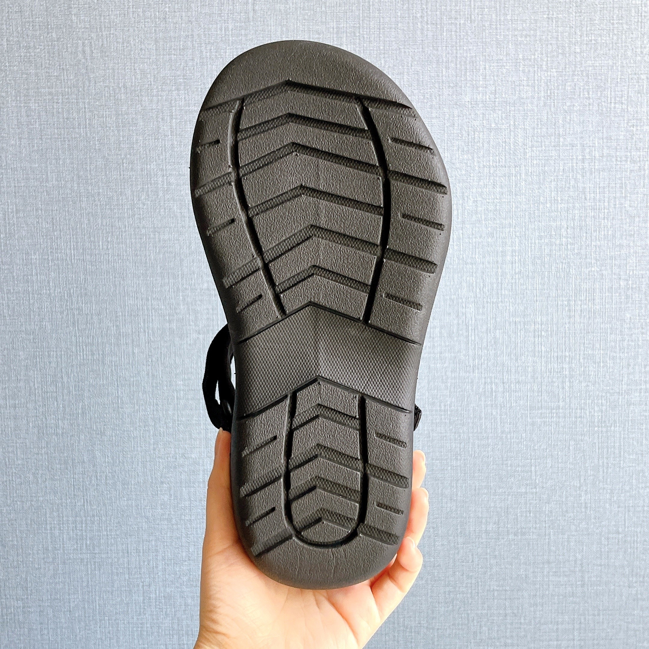 無印良品のオススメのサンダル「テープベルトサンダル」