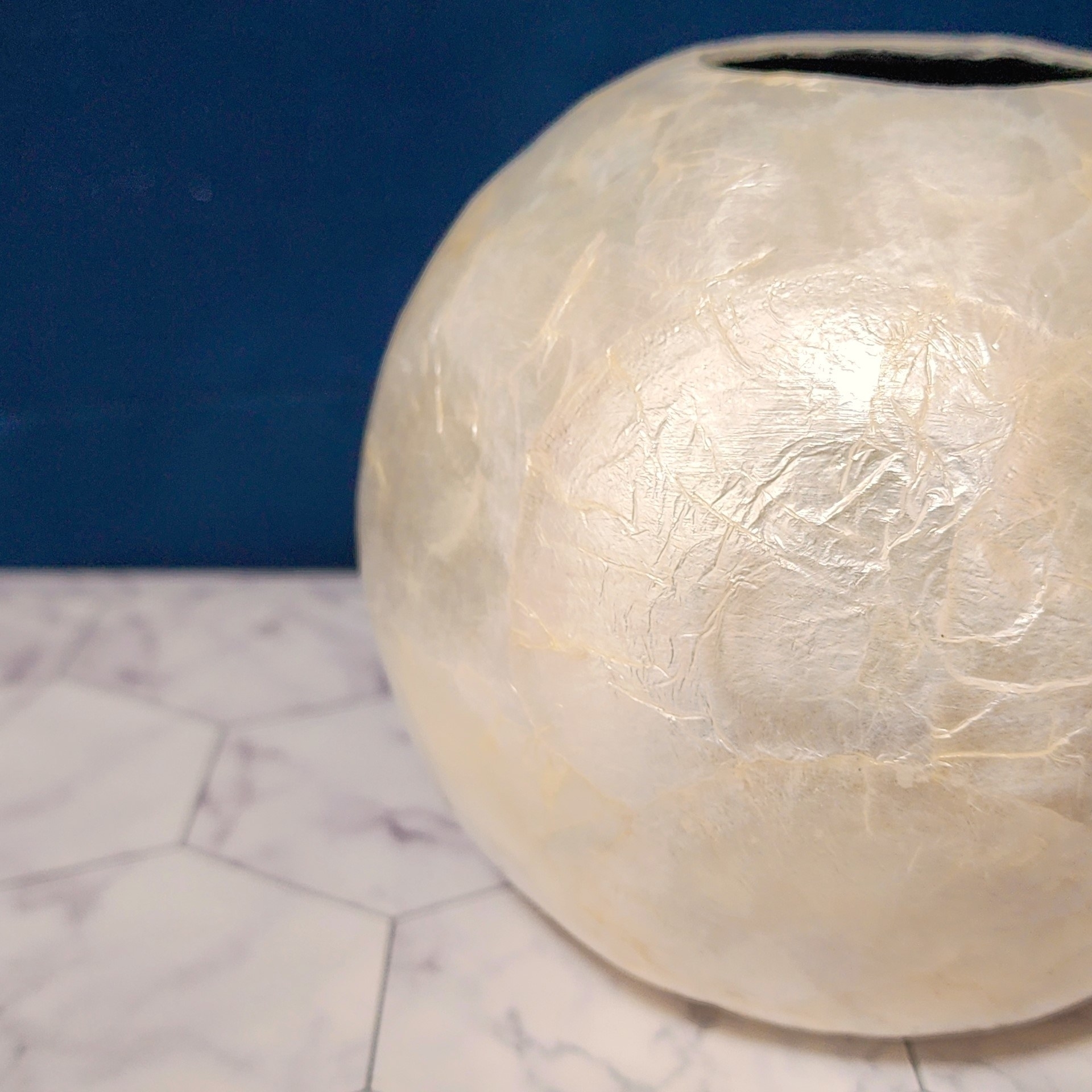 フランフランのオススメグッズ「シェル フラワーベース S ホワイト」