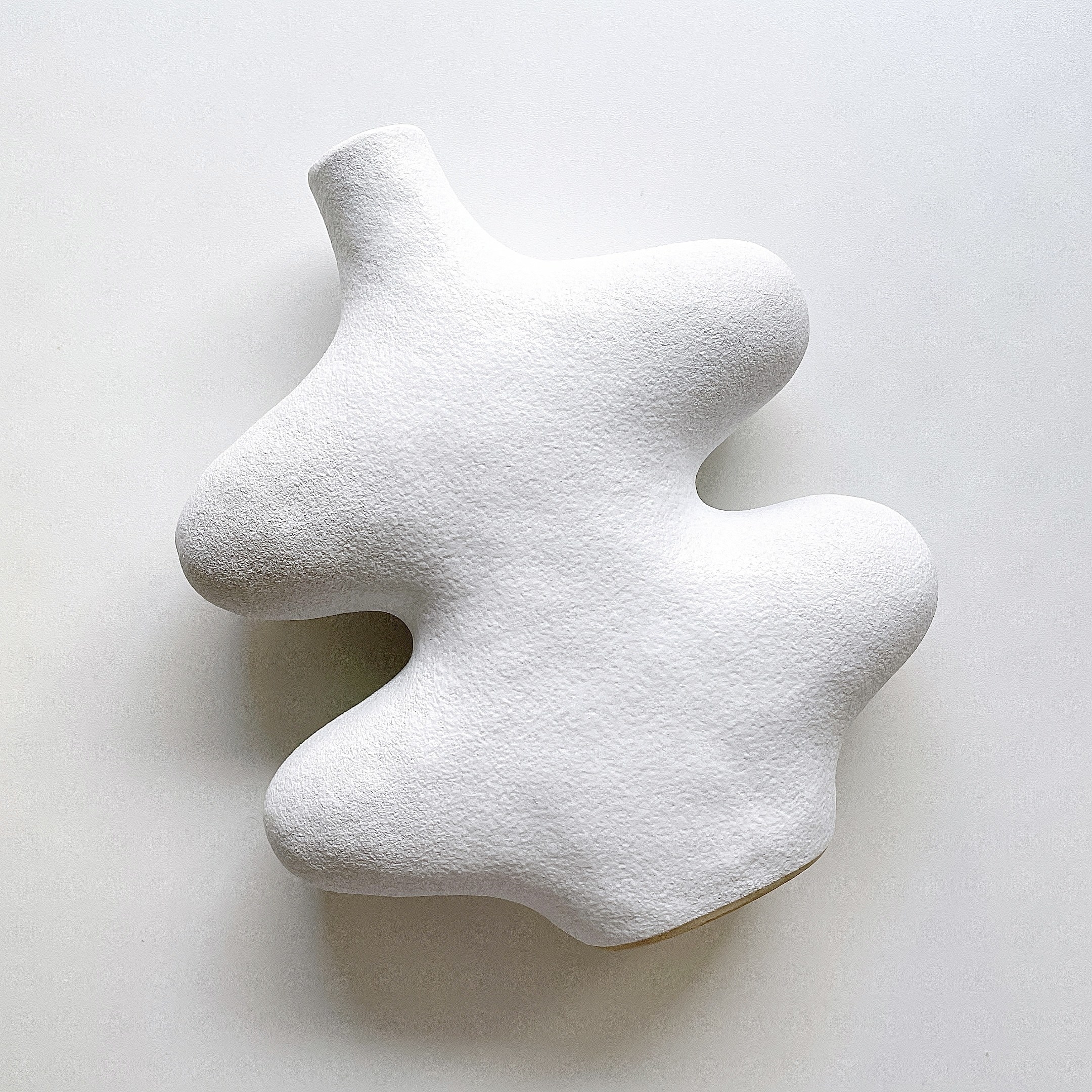 フランフランのオススメグッズ「ストーンウェア フラワーベース ホワイト」