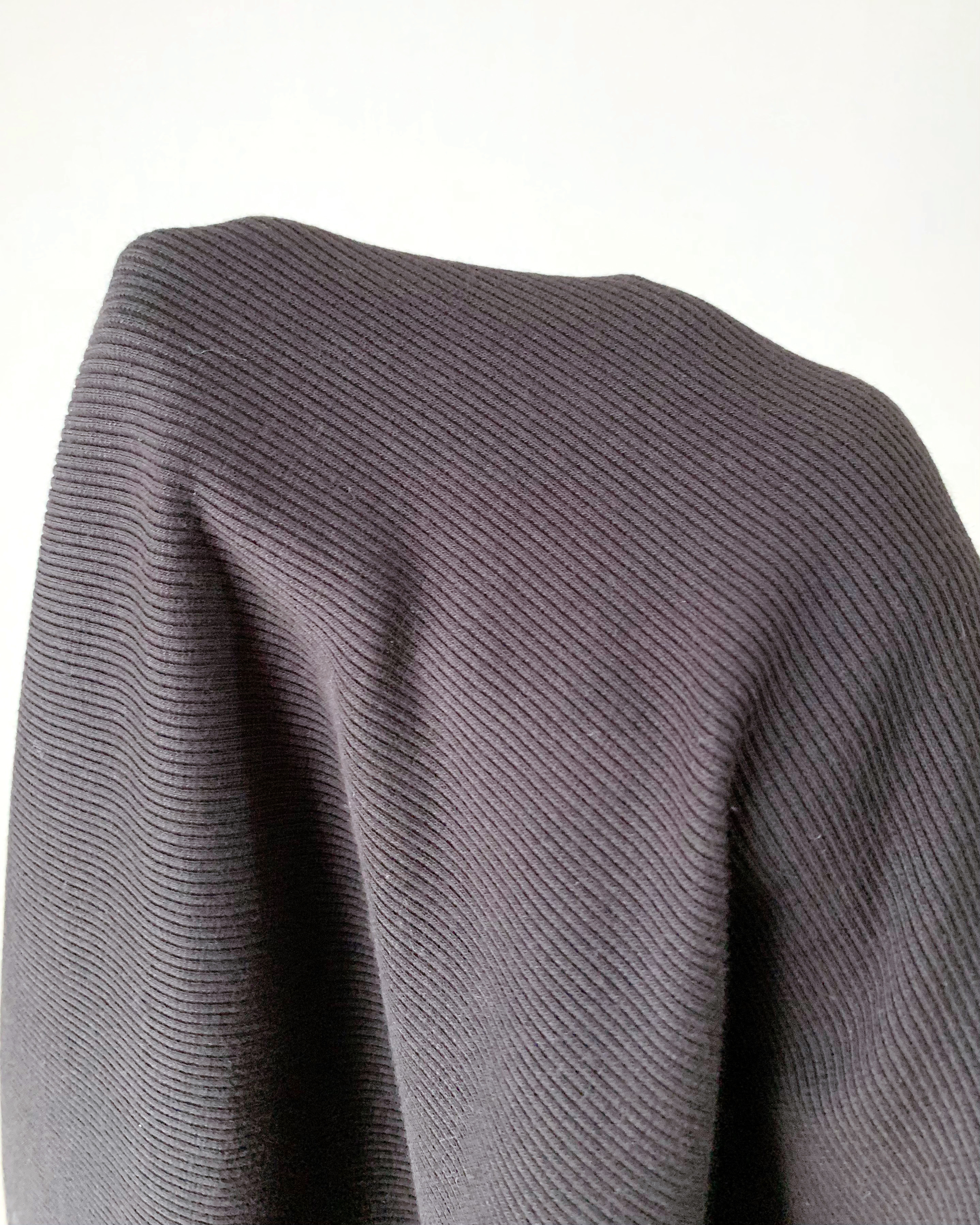 GU（ジーユー）のおすすめファッションアイテム「リブナローワンピース（ノースリーブ）」