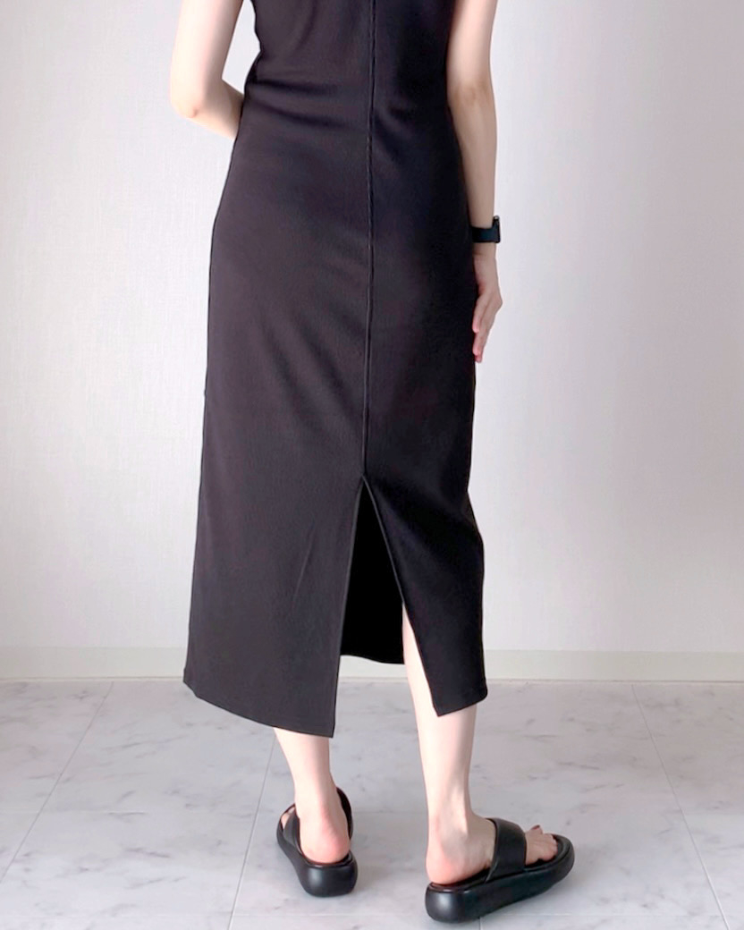 GU（ジーユー）のおすすめファッションアイテム「リブナローワンピース（ノースリーブ）」