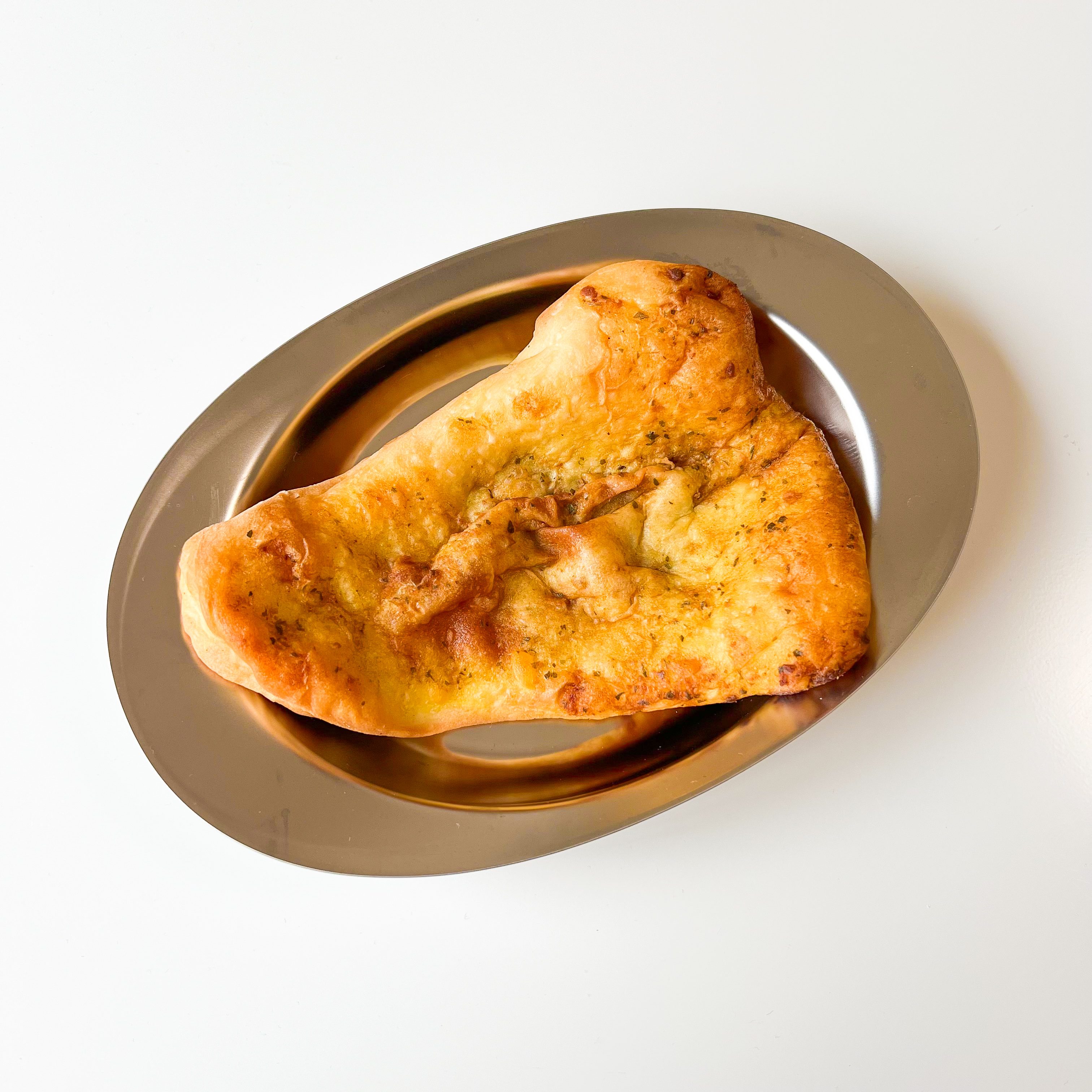 FamilyMart（ファミリーマート）のおすすめ惣菜パン「バターチキンカレーのナン」