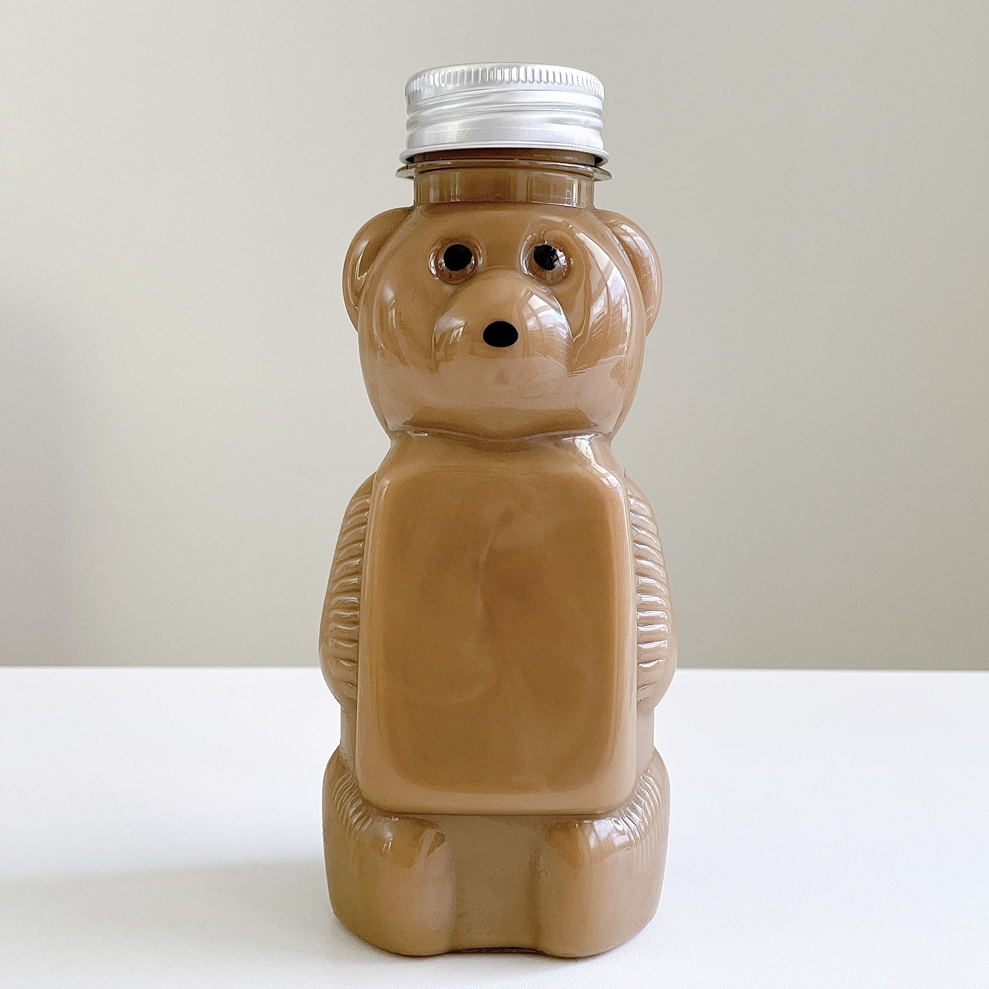 キャンドゥのおすすめキッチングッズ「ベア くまさんボトル350ML」