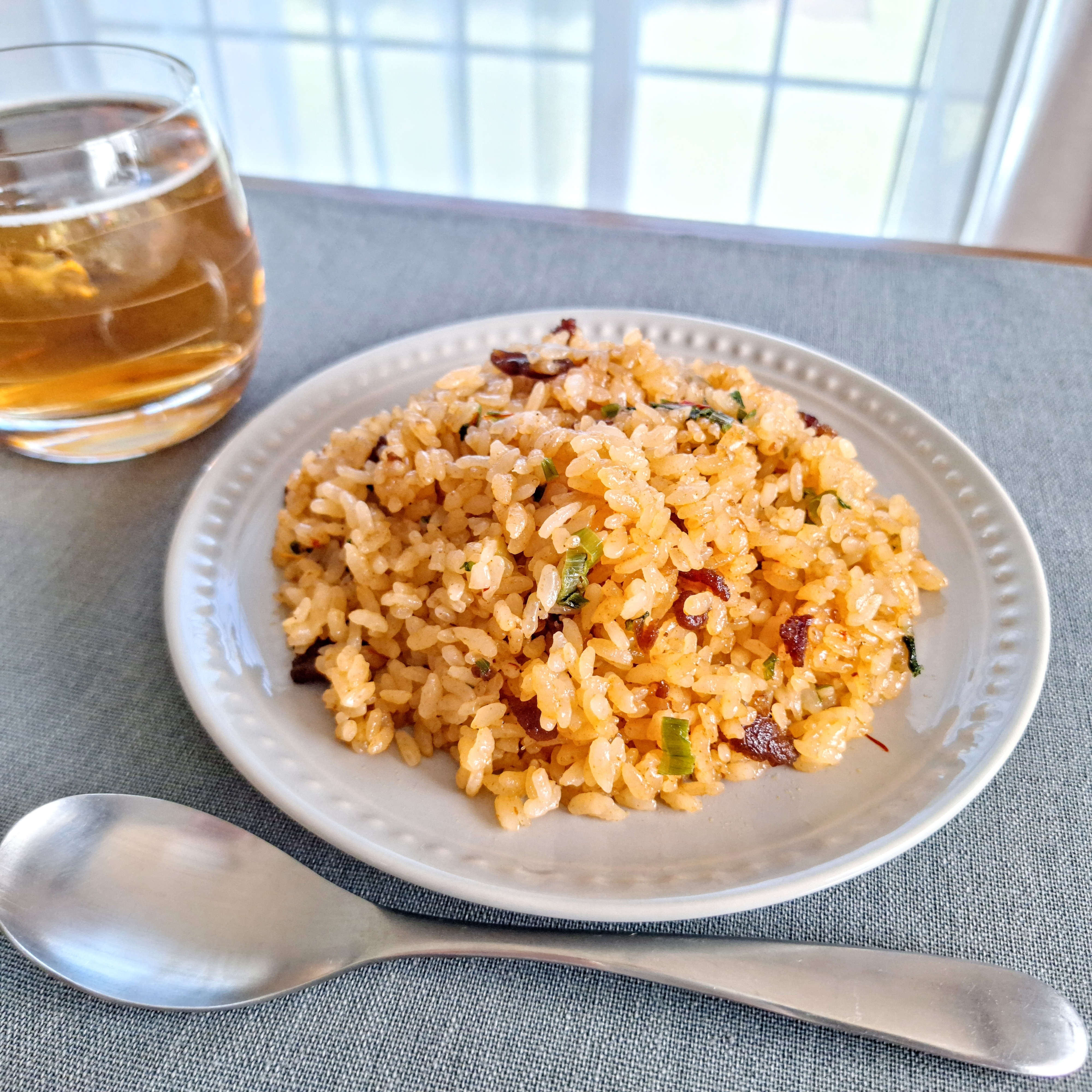 ファミリーマートのおすすめ冷凍食品「直火炒めの牛カルビめし」