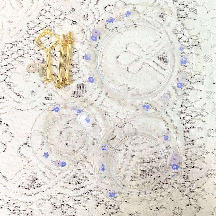 Francfranc（フランフラン）のおすすめアイテム「フラワーフリル ガラススタンド パープル」