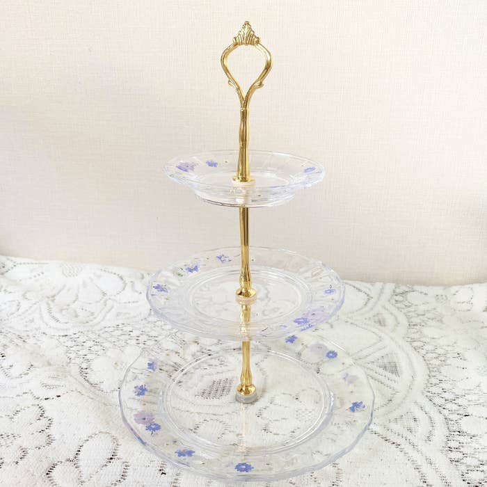 Francfranc（フランフラン）のおすすめアイテム「フラワーフリル ガラススタンド パープル」