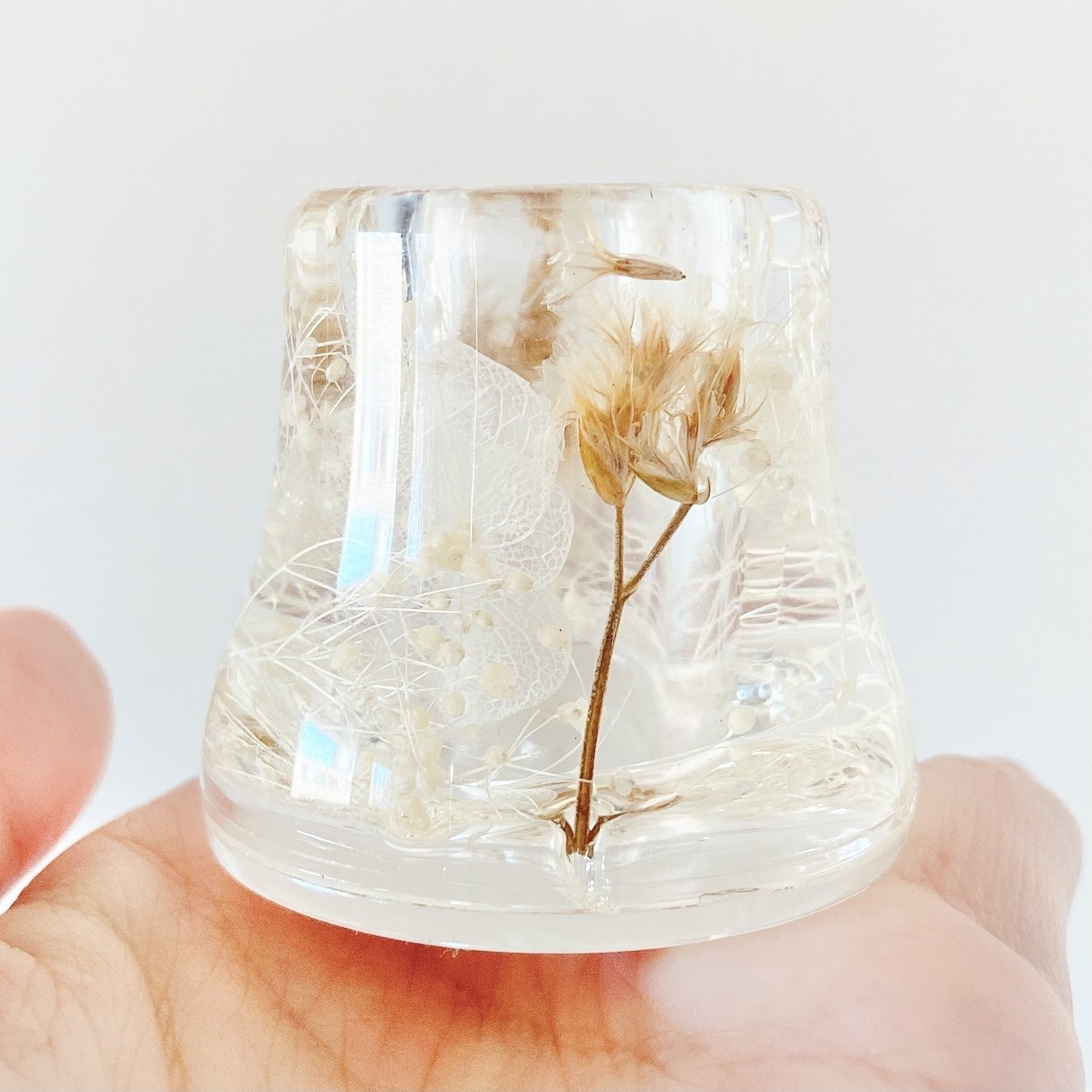 Francfranc（フランフラン）のおすすめアイテム「ハーバリウム トゥースブラシホルダー ホワイト」