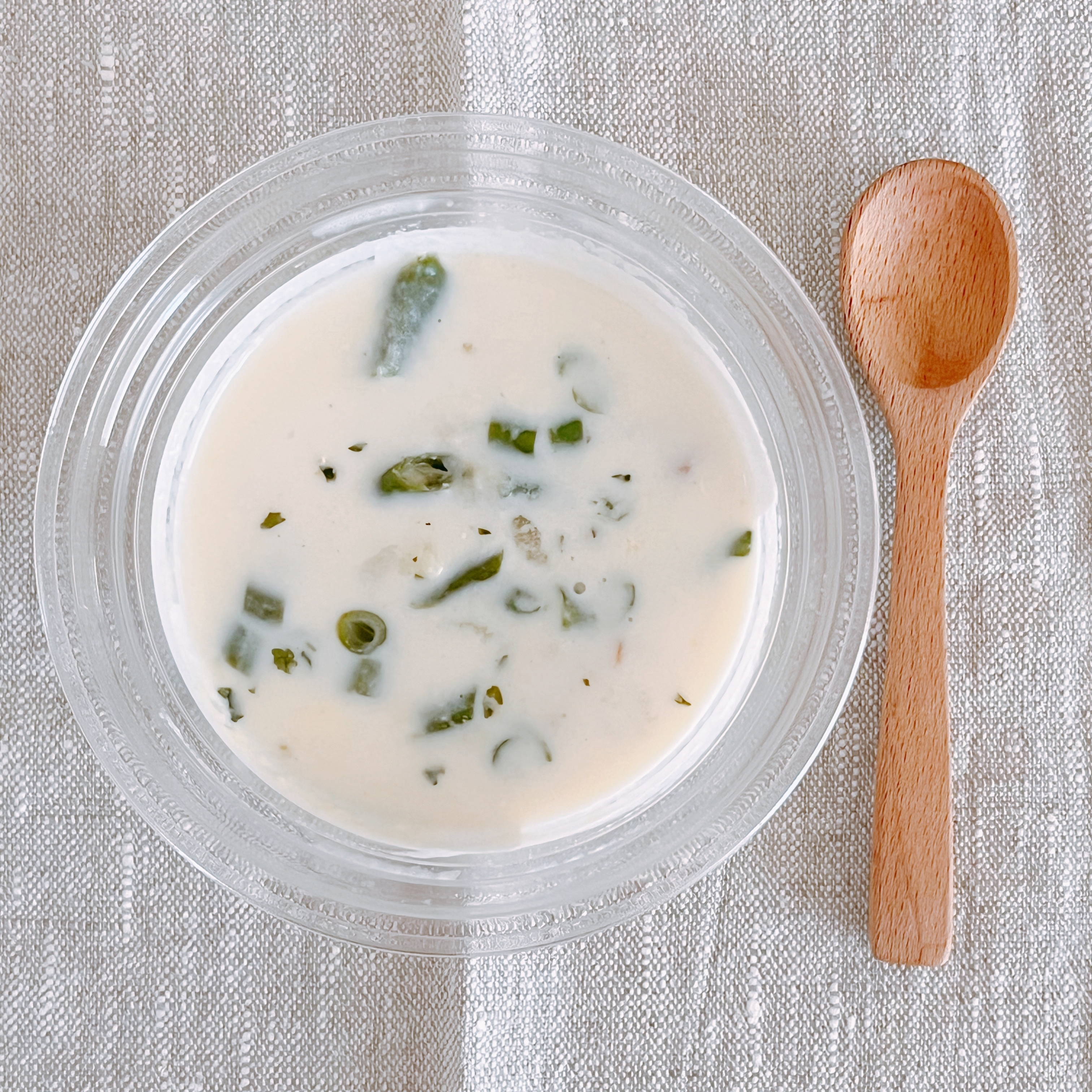 ファミリーマートのオススメフード「冷たいスープ じゃがいもとベーコン」