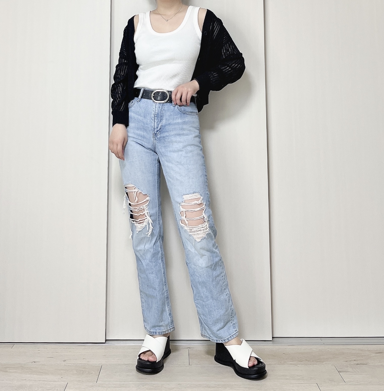 ユニクロのおすすめトップス「メッシュVネックショートカーディガン（長袖）」