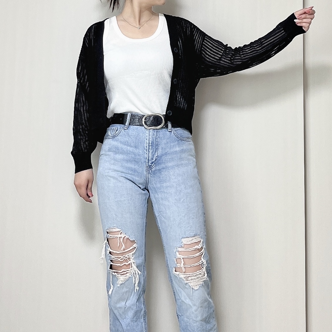 ユニクロのおすすめトップス「メッシュVネックショートカーディガン（長袖）」