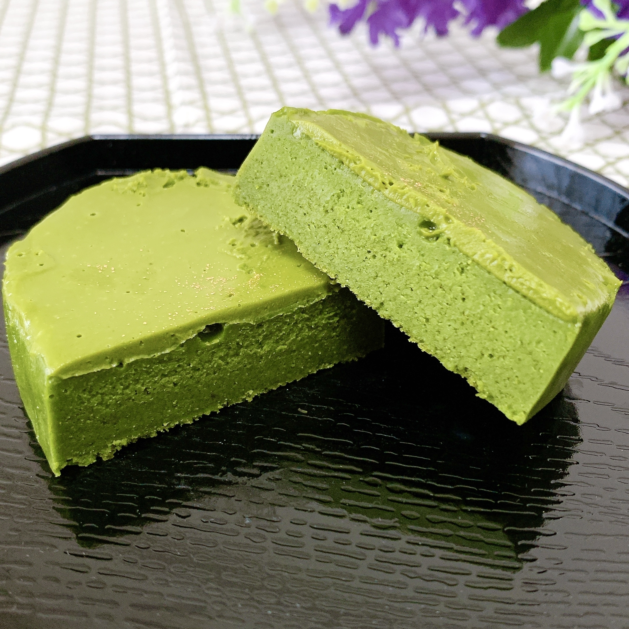 FamilyMart(ファミリーマート)のおすすめのスイーツ「濃い宇治抹茶のテリーヌ」