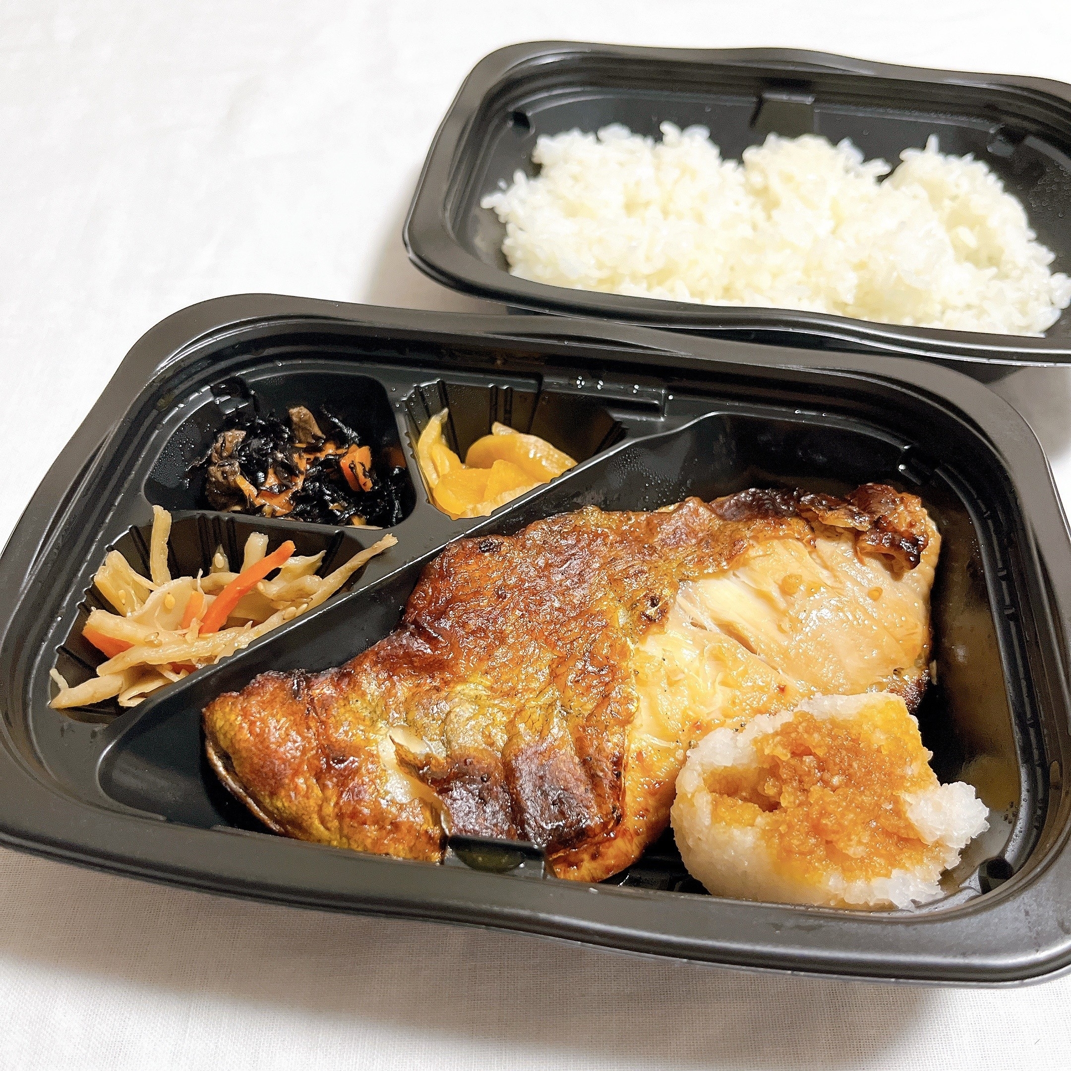 大戸屋のオススメの弁当「沖目鯛の醤油こうじ漬け炭火焼き弁当」