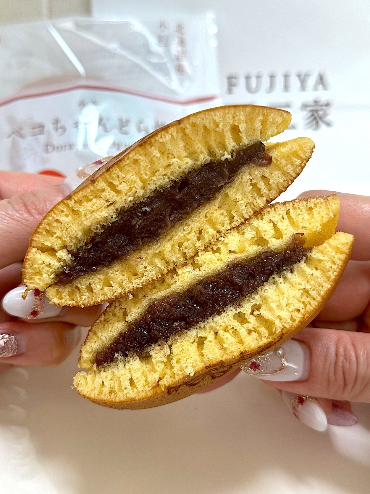 不二家のおすすめスイーツ「ペコちゃんどら焼き（小倉）」