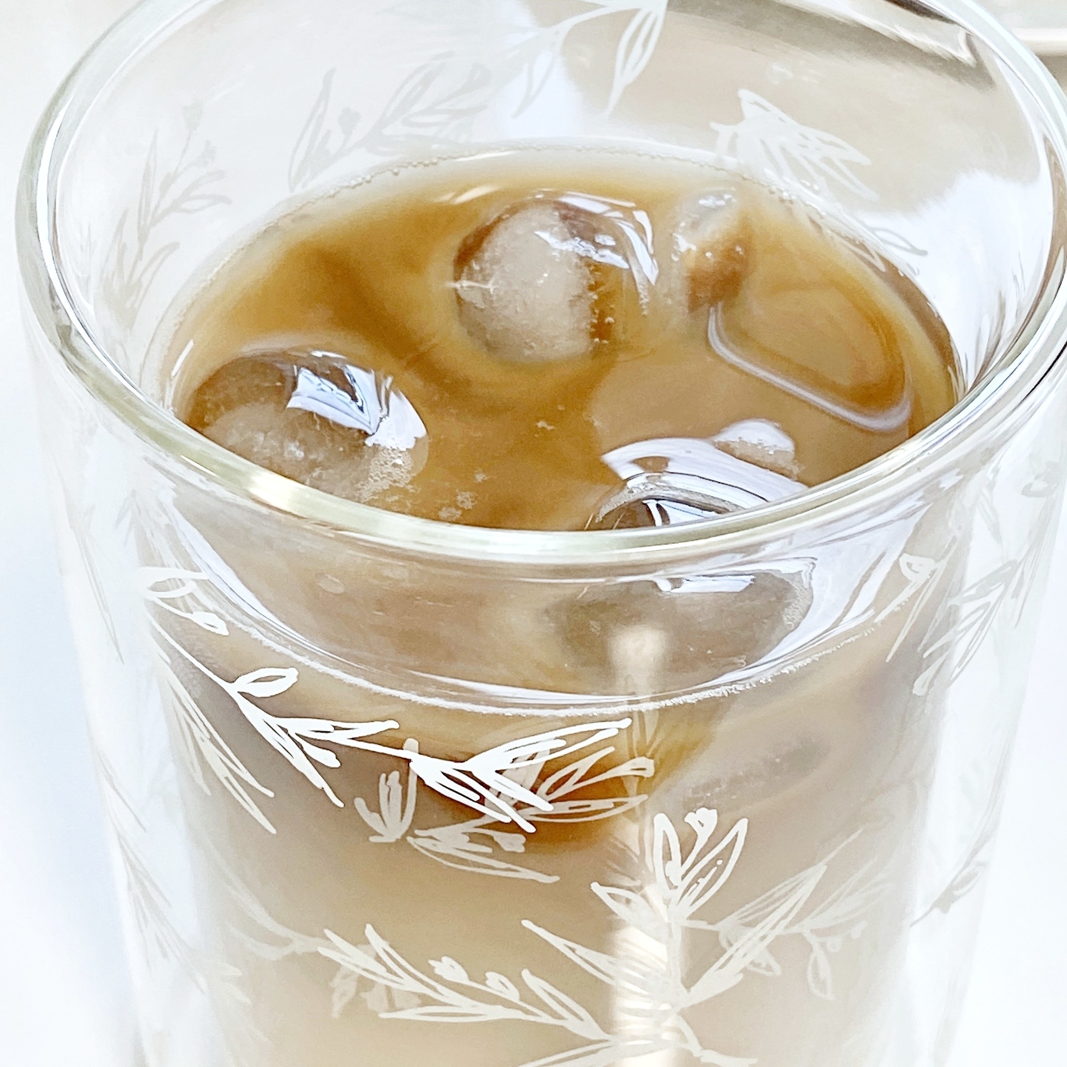 フランフランのオススメのグッズ「フラワー&リーフ ダブルウォールグラス(2個セット)」