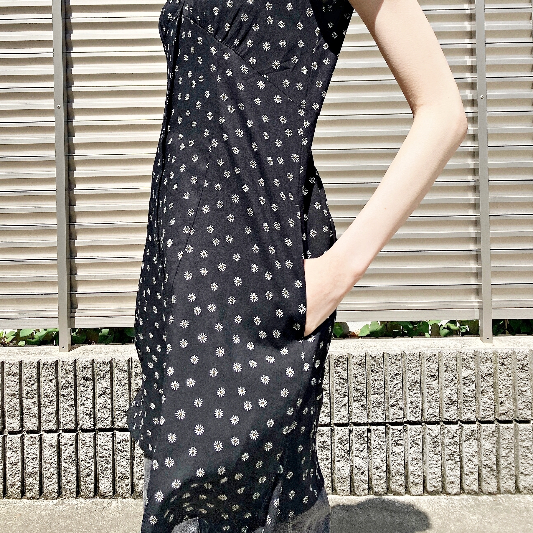 GU（ジーユー）のおすすめワンピース「Vネックプリントミニワンピース（半袖）（フラワー）+EC」