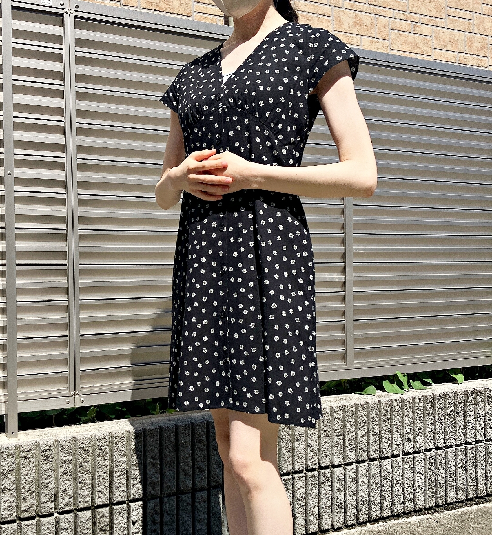 GU（ジーユー）のおすすめワンピース「Vネックプリントミニワンピース（半袖）（フラワー）+EC」