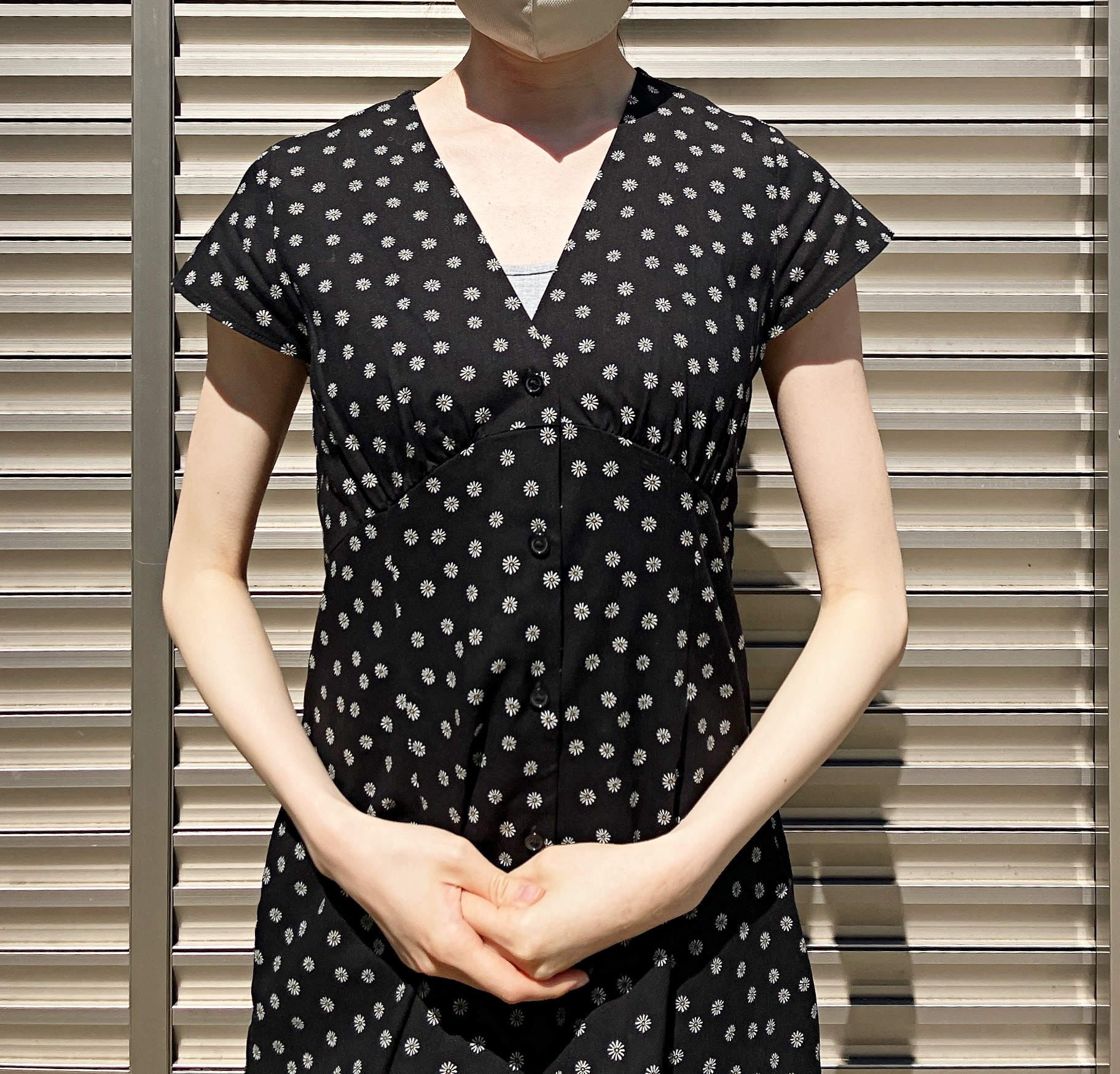 GU（ジーユー）のおすすめワンピース「Vネックプリントミニワンピース（半袖）（フラワー）+EC」