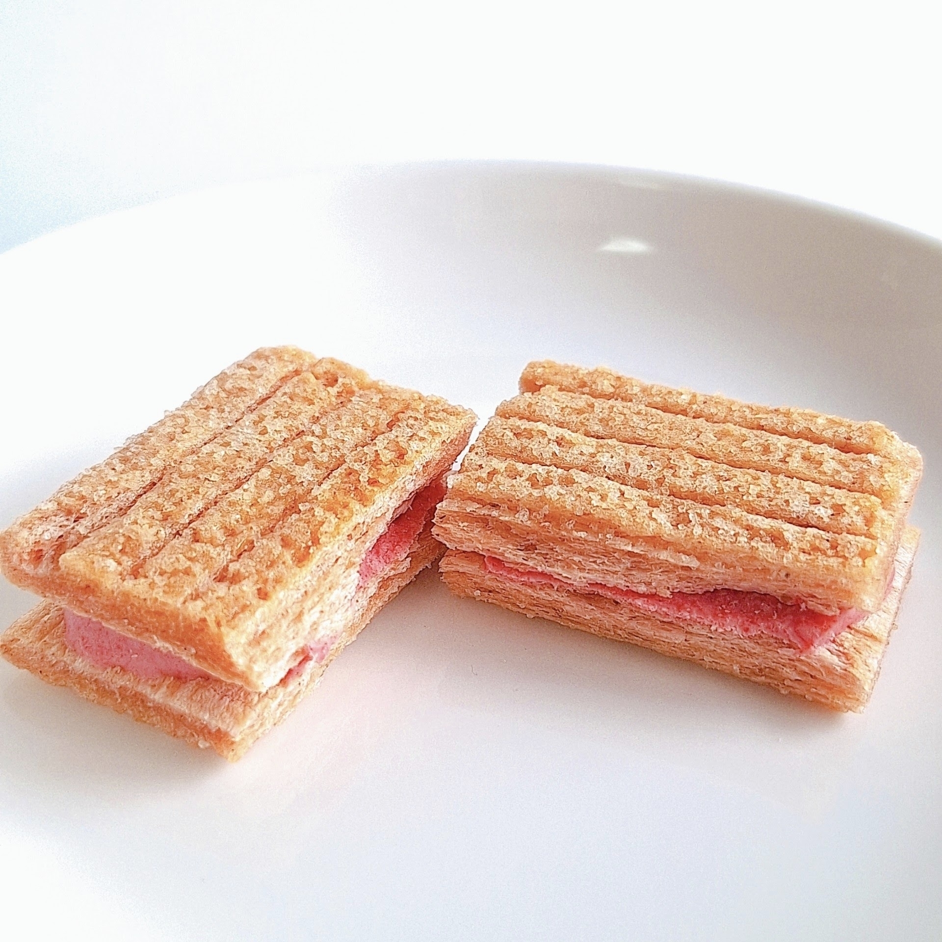 セブン-イレブンのおすすめスイーツ「7カフェ シュガーバターの木濃苺ショコラ」