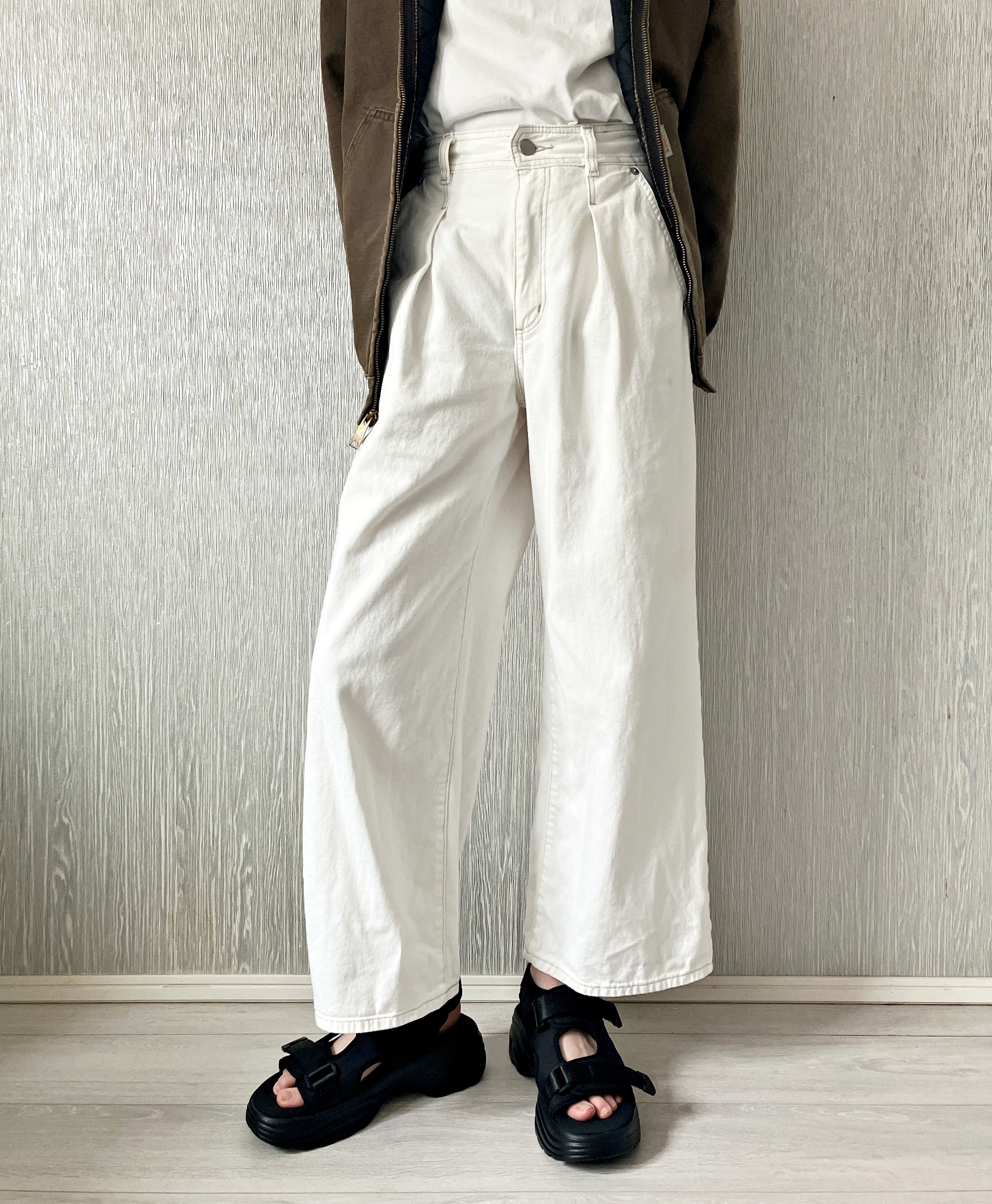 GUのおすすめファッションアイテム「ボリュームソールスポーツサンダル+E」