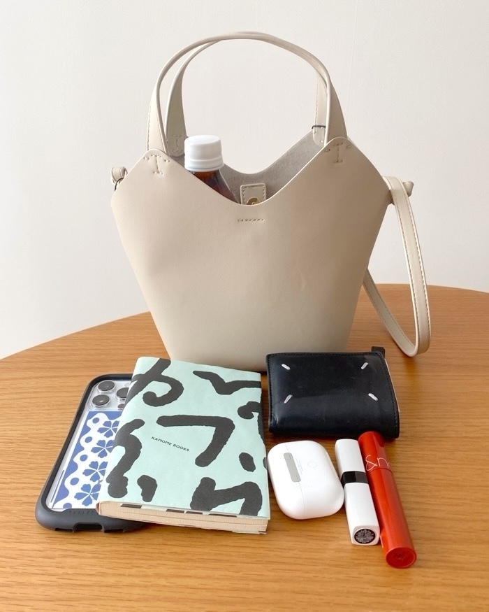 ZARAのおすすめファッションアイテム「ミニトートバッグ」