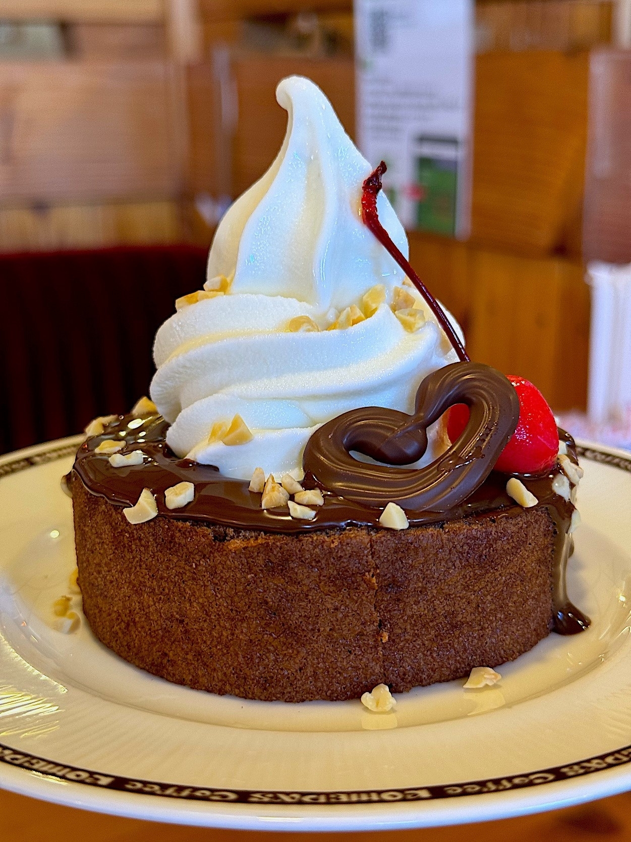 コメダ珈琲店のおすすめスイーツ「クロネージュ ガーナミルク」