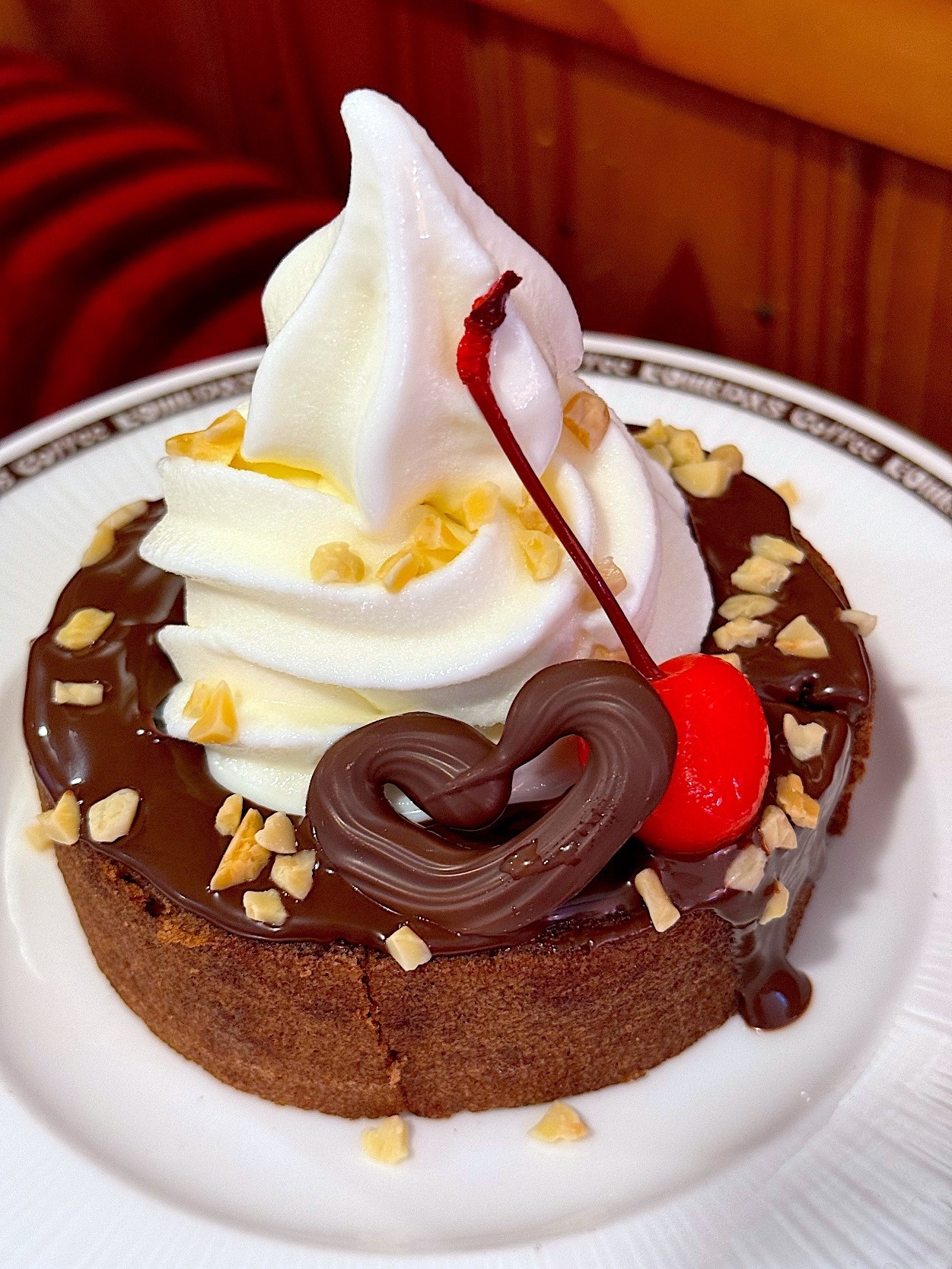 コメダ珈琲店のおすすめスイーツ「クロネージュ ガーナミルク」