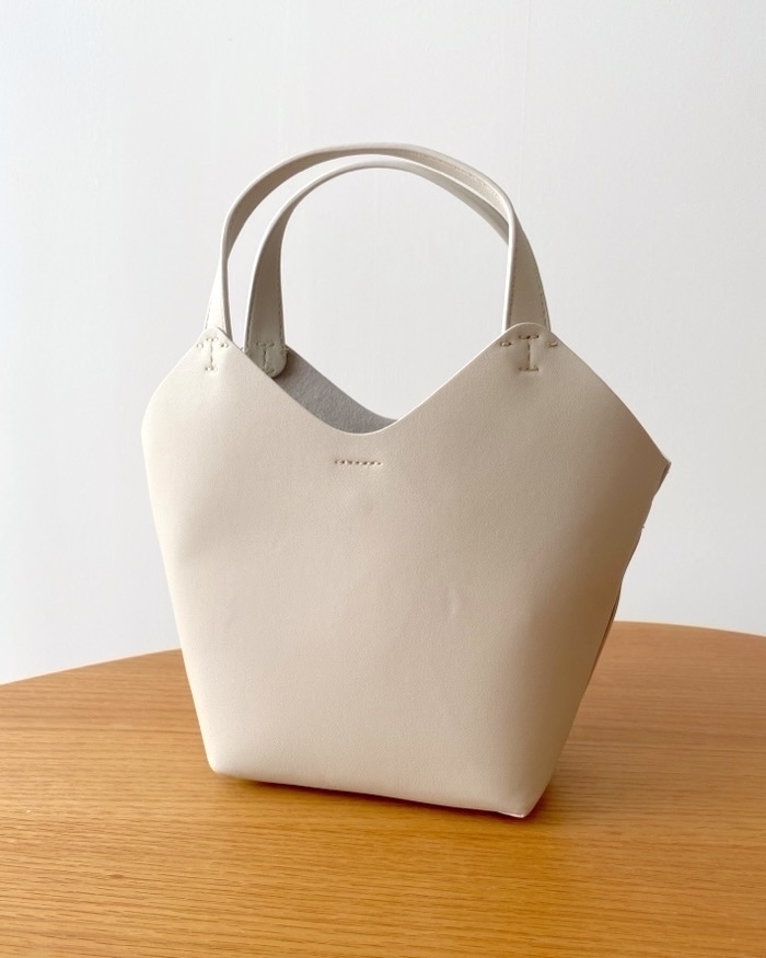 ZARAのおすすめファッションアイテム「ミニトートバッグ」