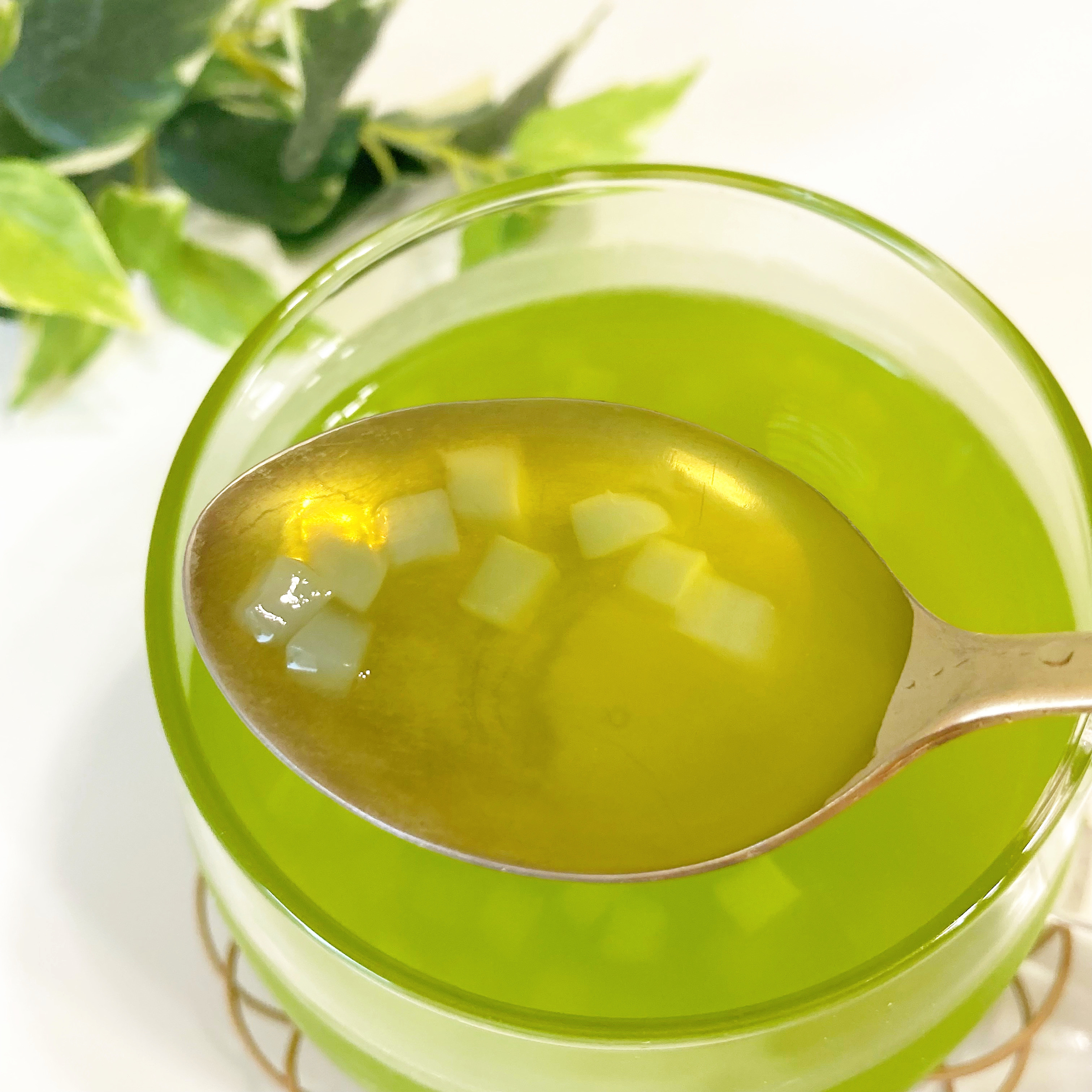 DAISO(ダイソー)で見つけたおすすめドリンク「ドウシシャ ナタデココ入りドリンク ホワイトグレープ 290ml」