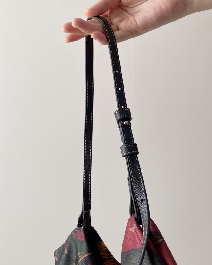 ZARA（ザラ）のおすすめファッションアイテム「スカーフディテール バケットバッグ」