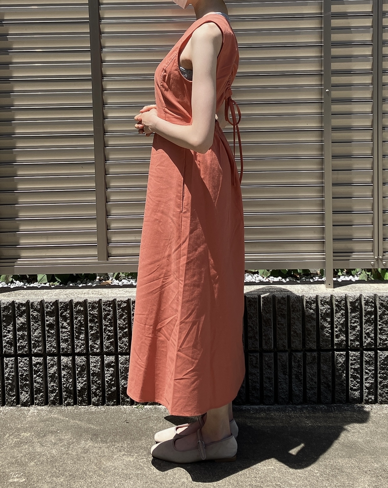 GU（ジーユー）のおすすめワンピース「リネンブレンドバックオープンワンピース（ノースリーブ）」