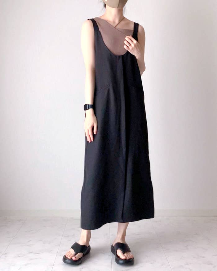 しまむらのおすすめファッションアイテム「バックシャンジャンパースカート」