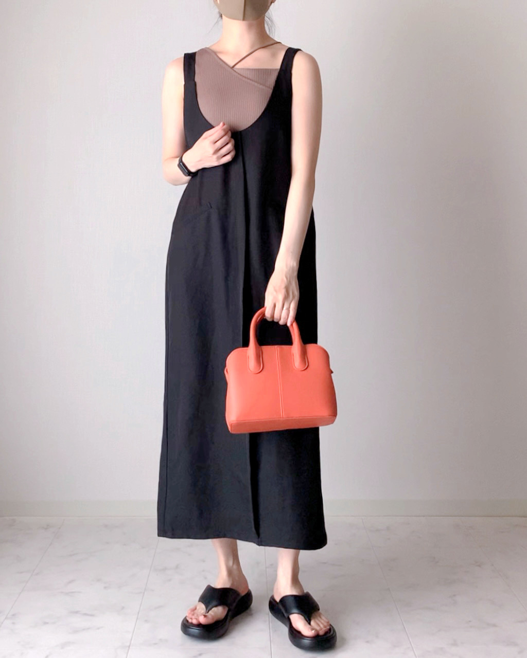 しまむらのおすすめファッションアイテム「バックシャンジャンパースカート」のコーディネート