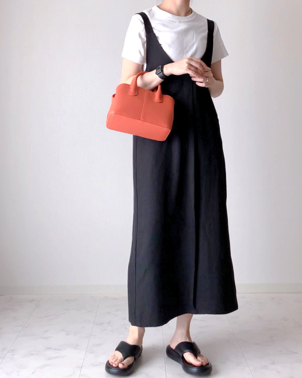 しまむらのおすすめファッションアイテム「バックシャンジャンパースカート」のコーディネート