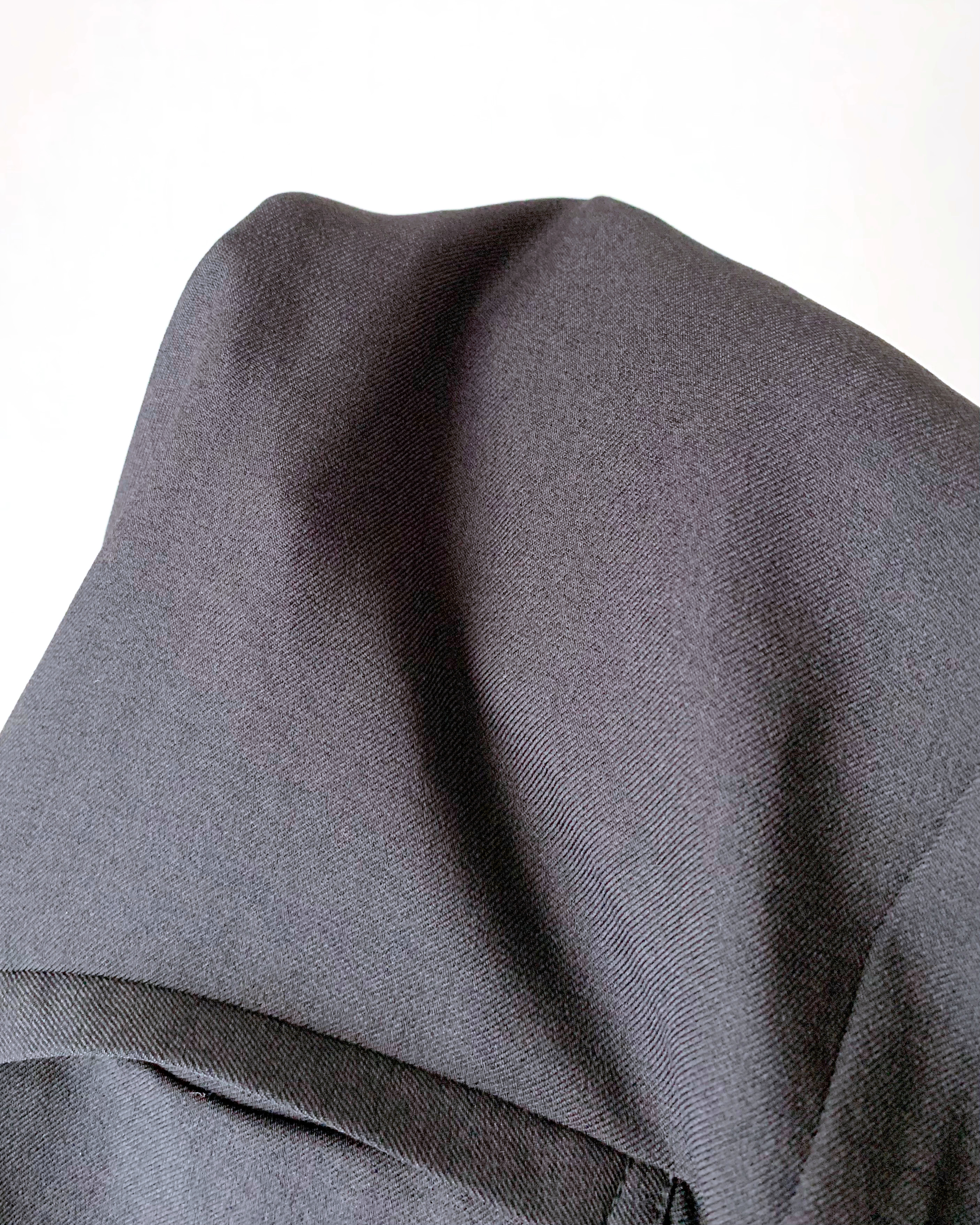 しまむらのおすすめファッションアイテム「バックシャンジャンパースカート」