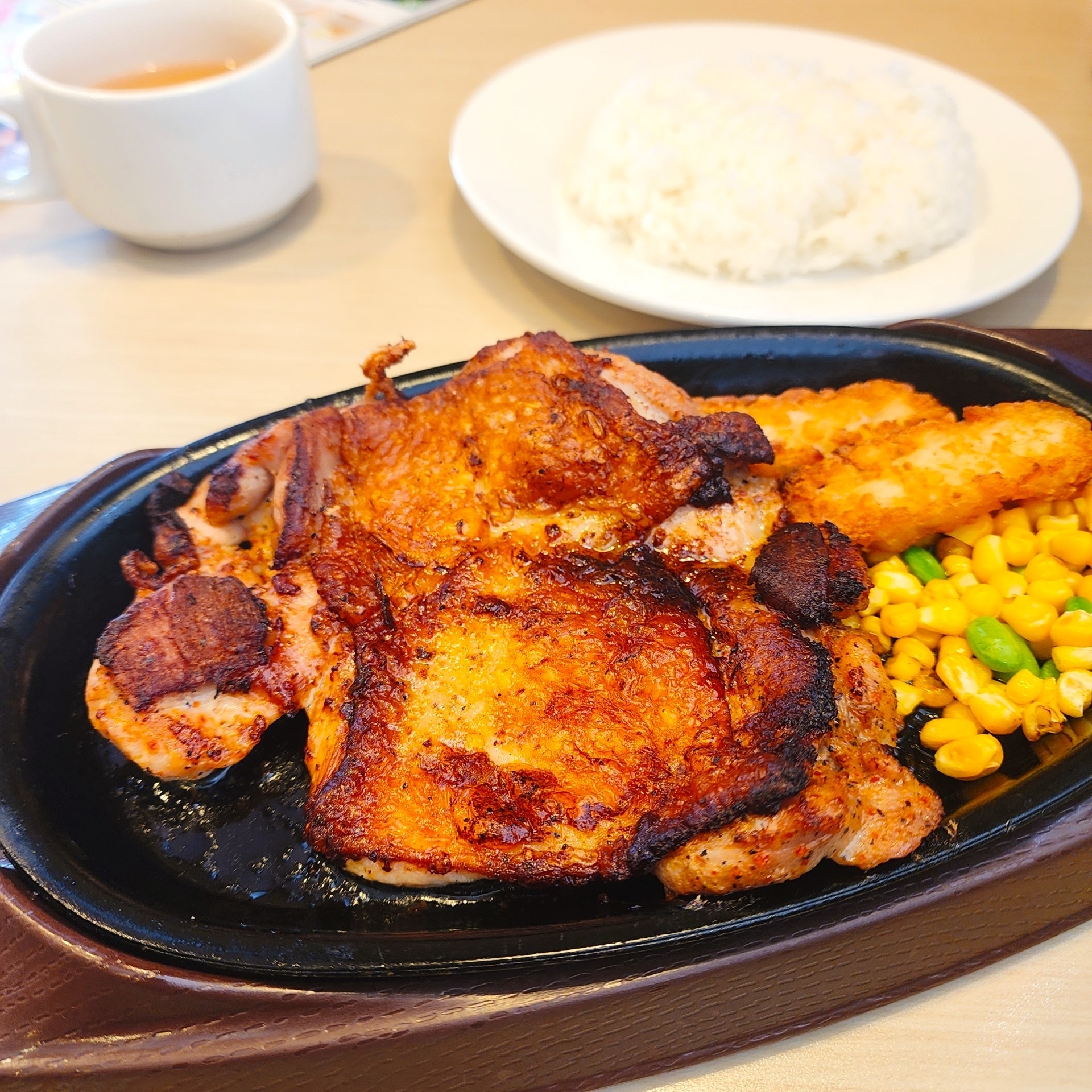 ガストのおすすめフード「チキテキ スパイス焼き ランチ」