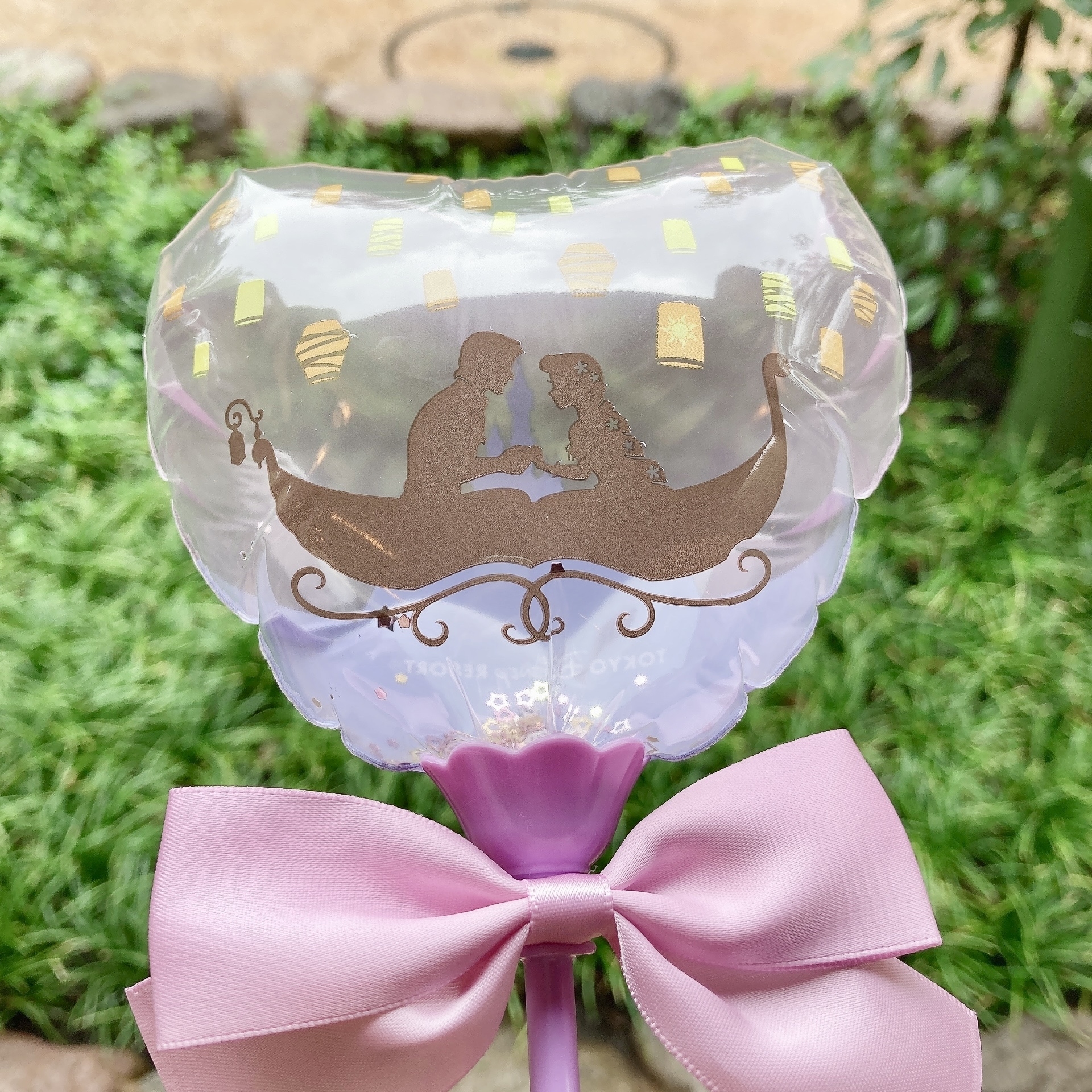 ディズニーシーのファンタジースプリングスおすすめグッズ「手持ちバルーン」