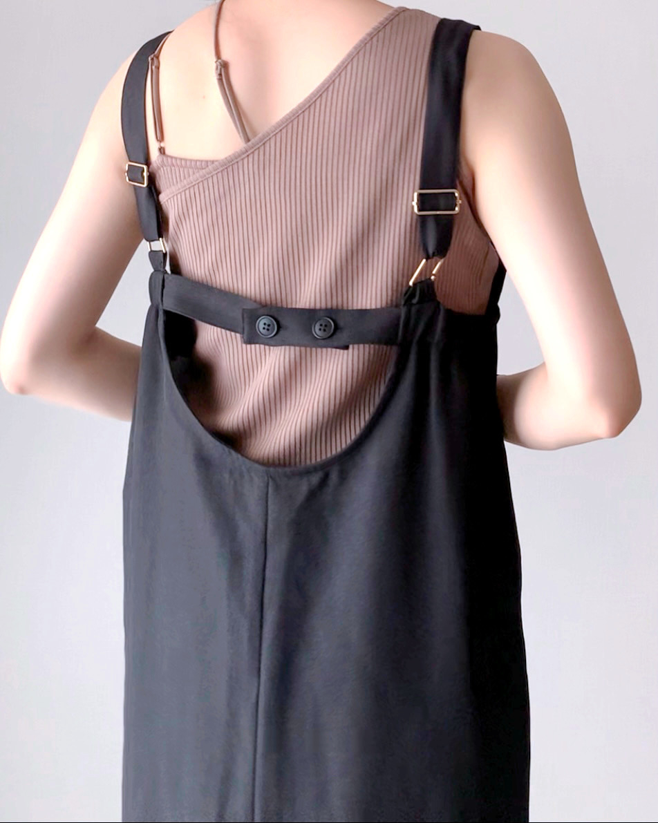 しまむらのおすすめファッションアイテム「バックシャンジャンパースカート」